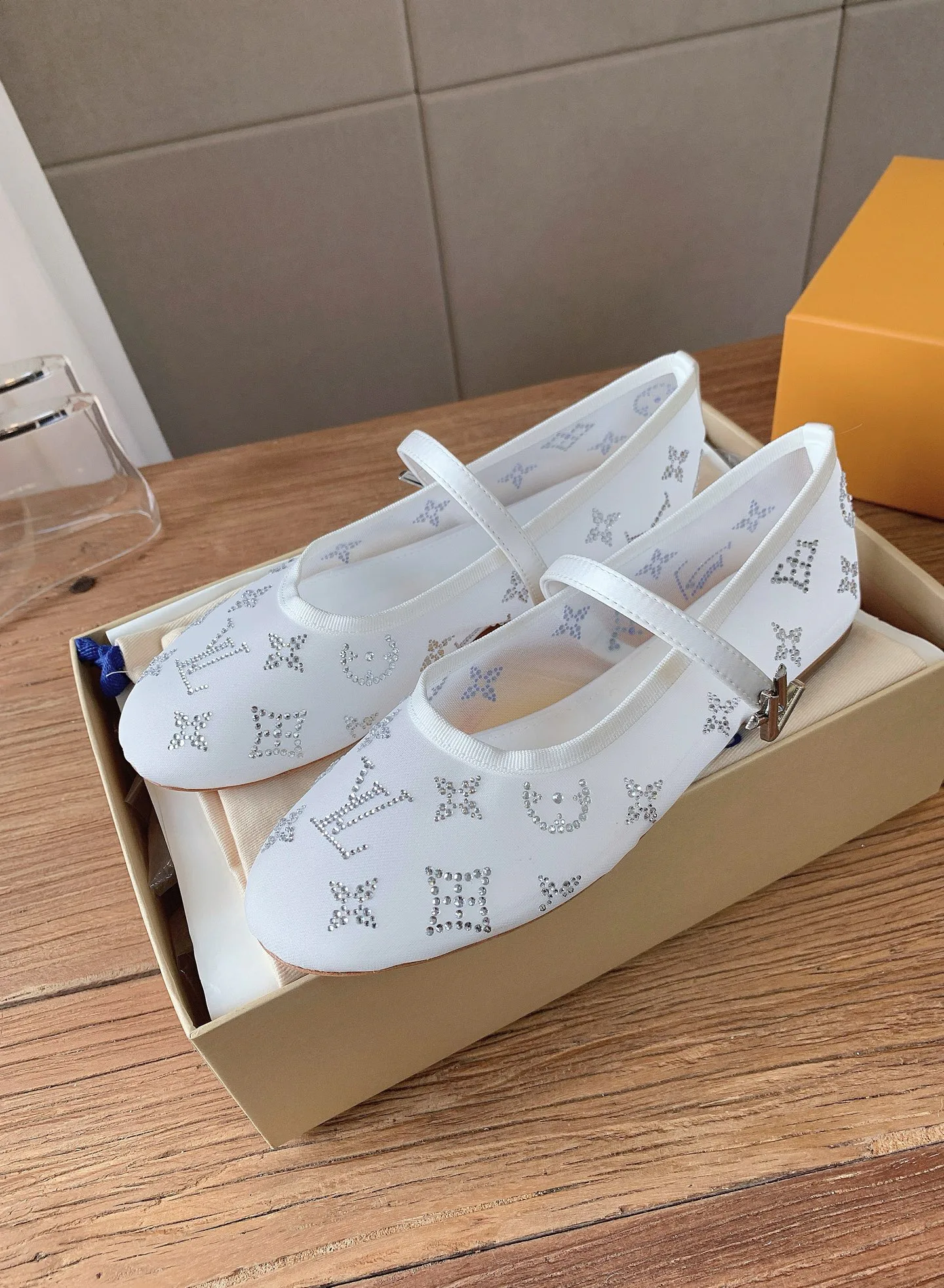 Women's Ballet Flats LOUIS VUITTON 18365398