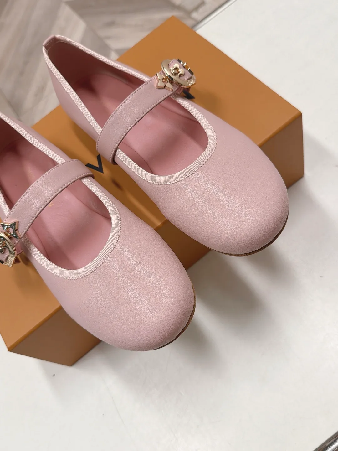 Women's Ballet Flats LOUIS VUITTON 17968743