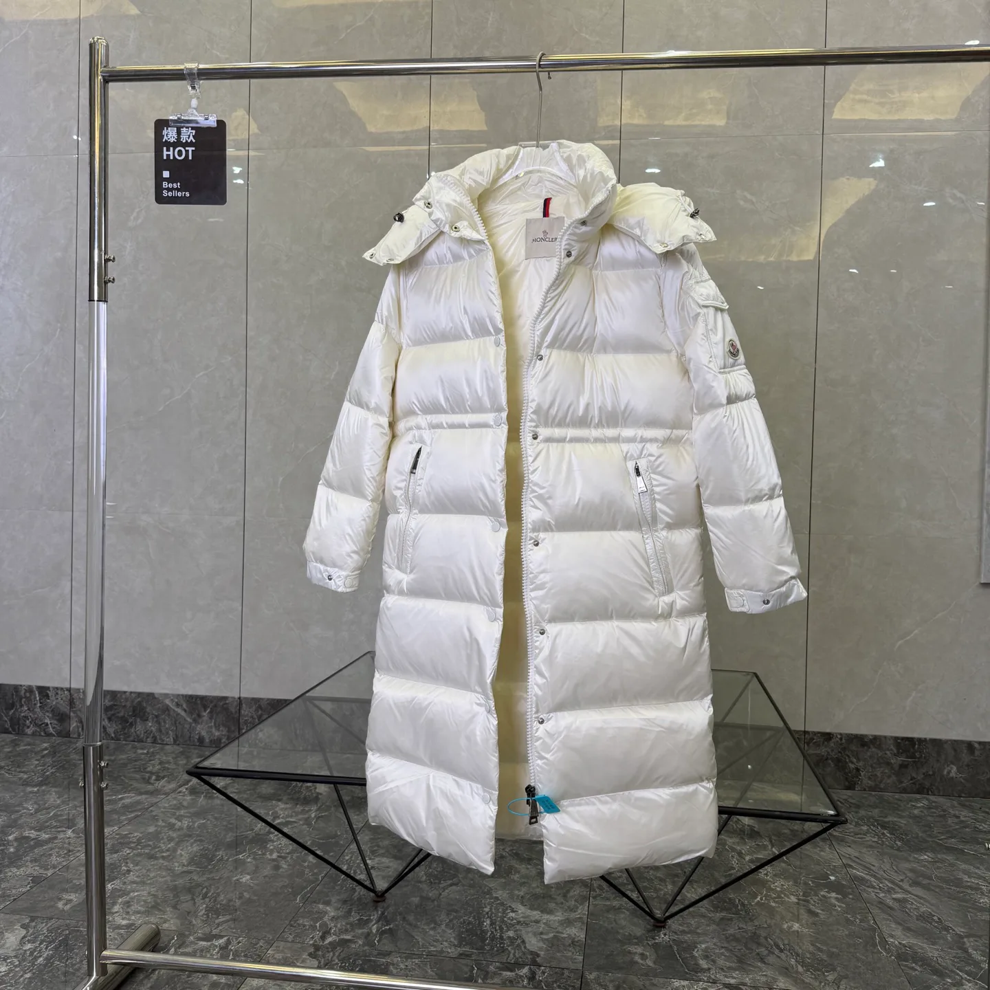 Women's Jackets And Down Jackets MONCLER 17923585