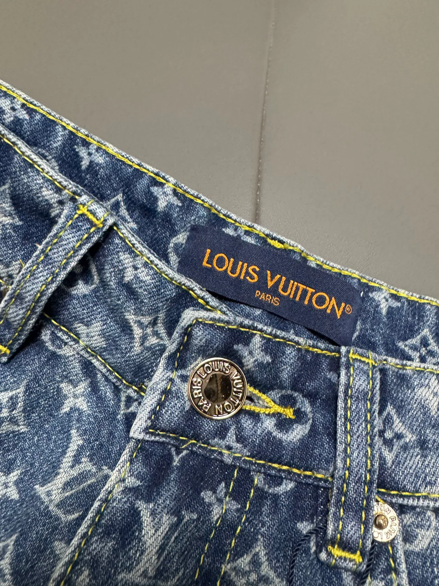 Women's Jeans LOUIS VUITTON 18174658