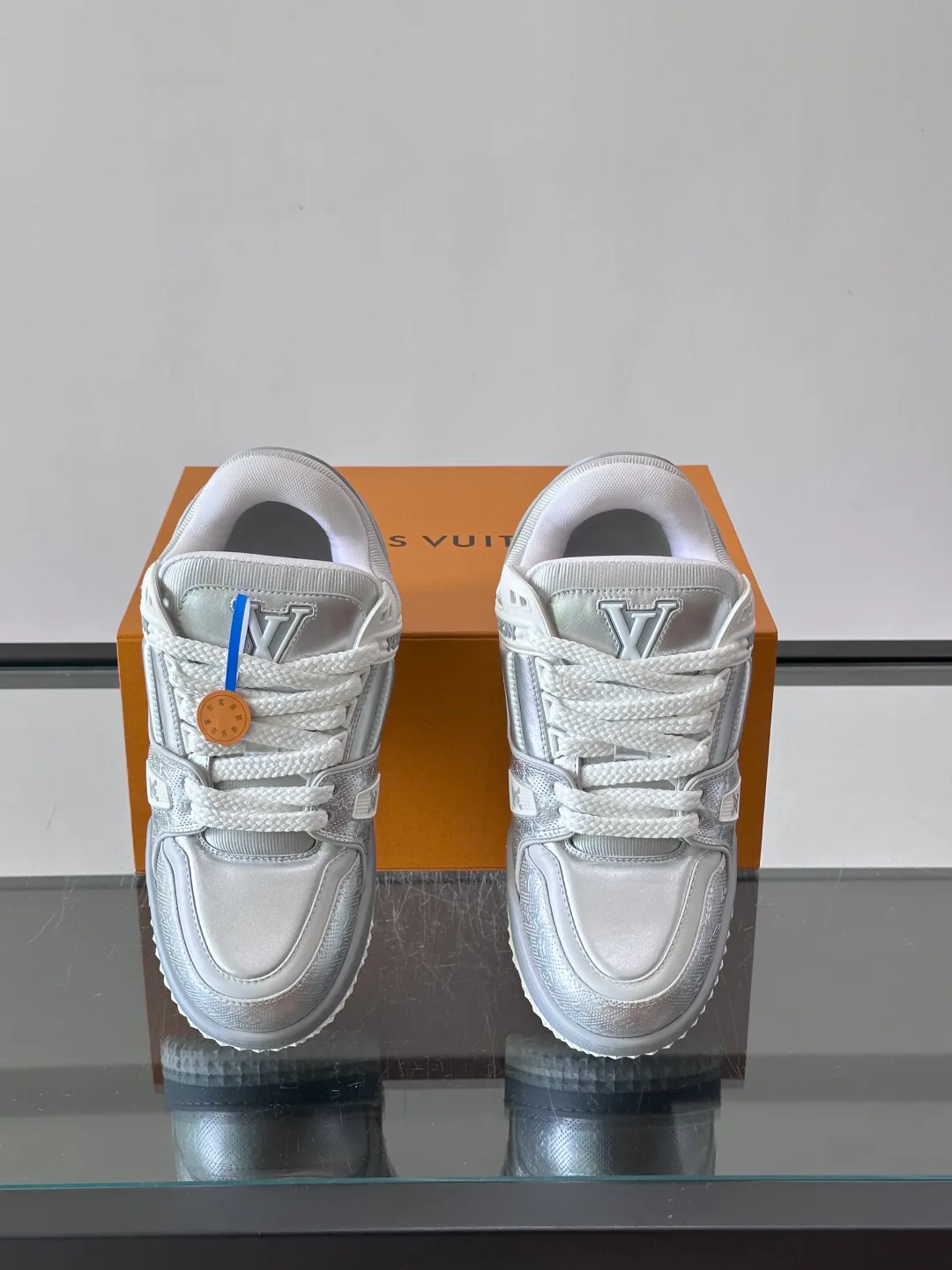 Women's Sneakers LOUIS VUITTON 17869462