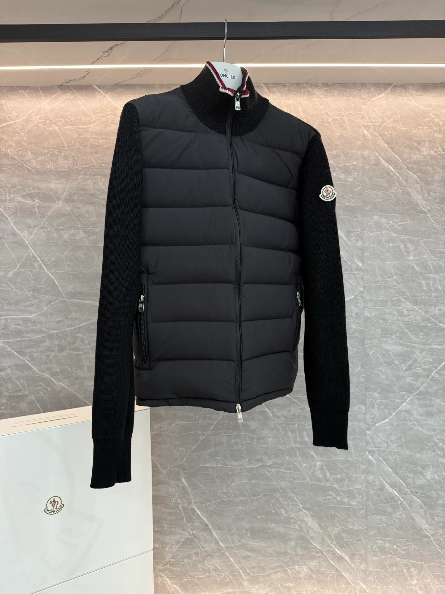 Куртки И Пуховики Мужские Moncler 18599813