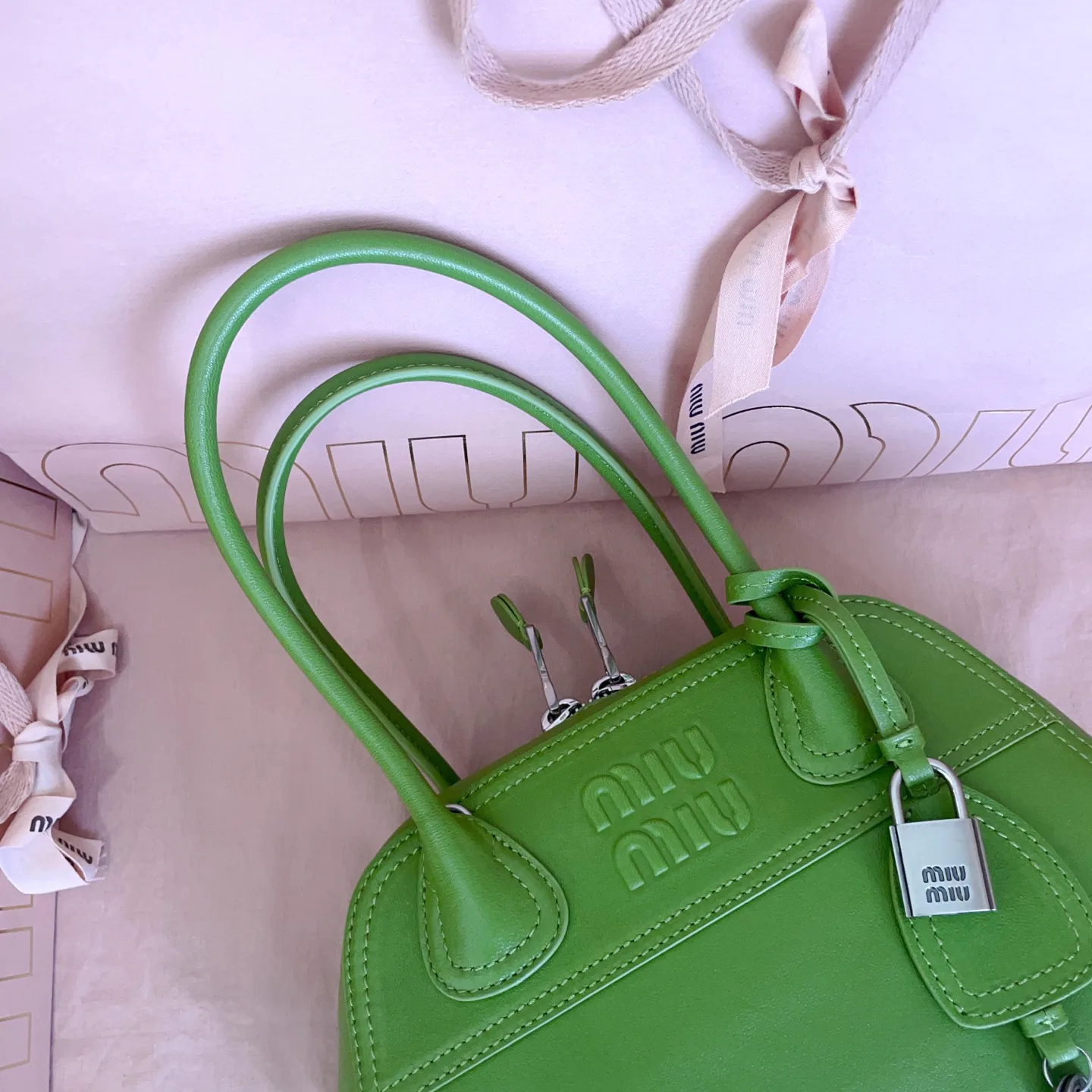 Классические Сумки Женские Miu Miu 18602453