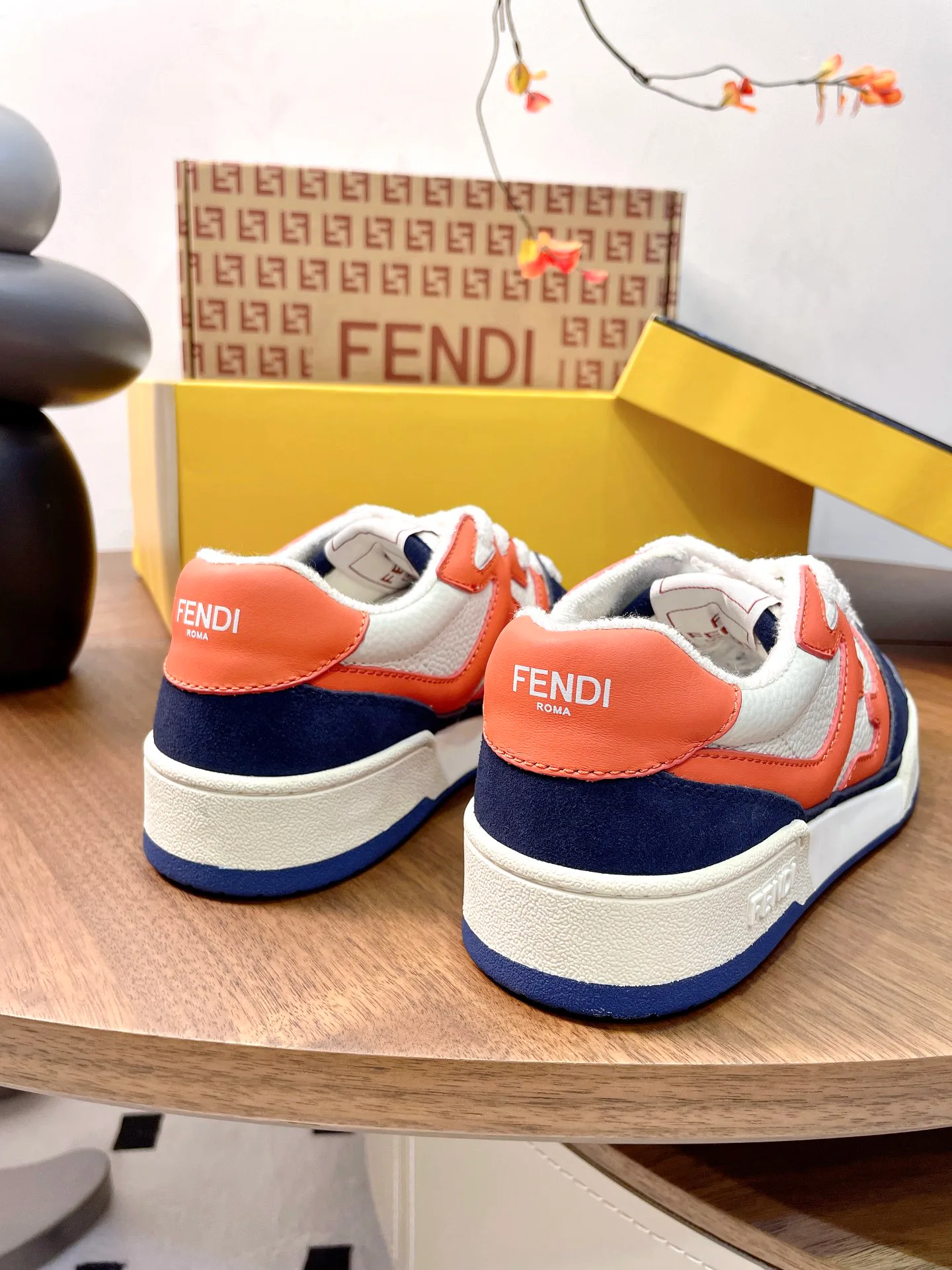 Women's Sneakers FENDI 17957375