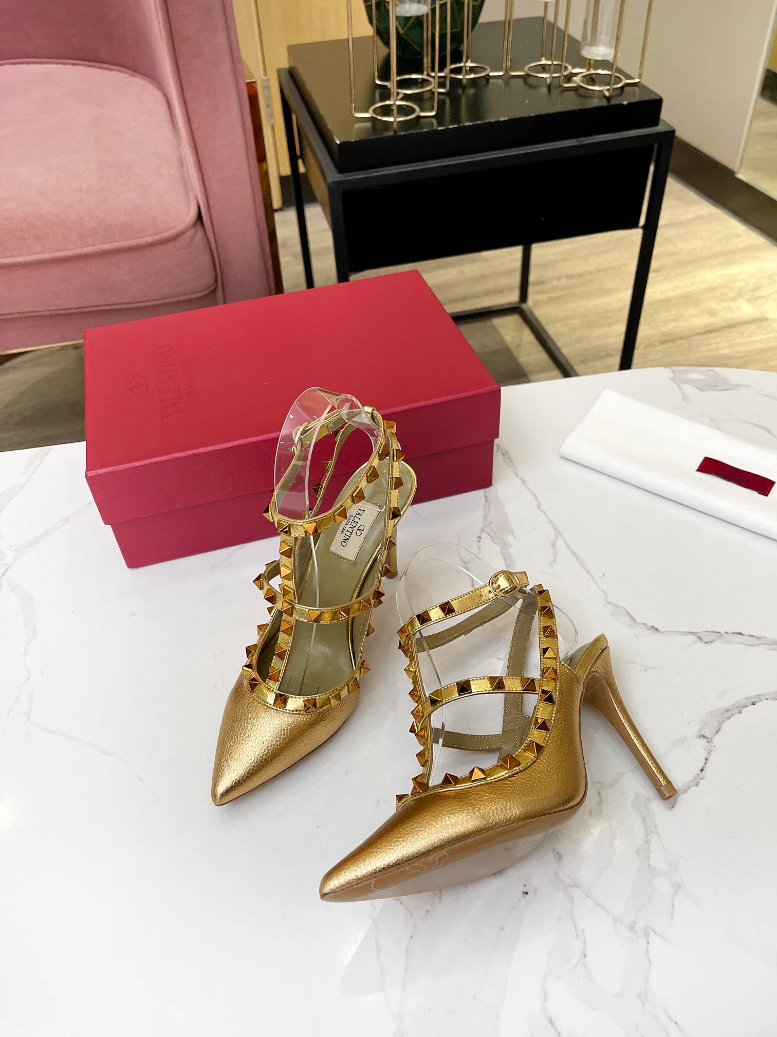 Women's Open-Toe Sandals VALENTINO 17956825
