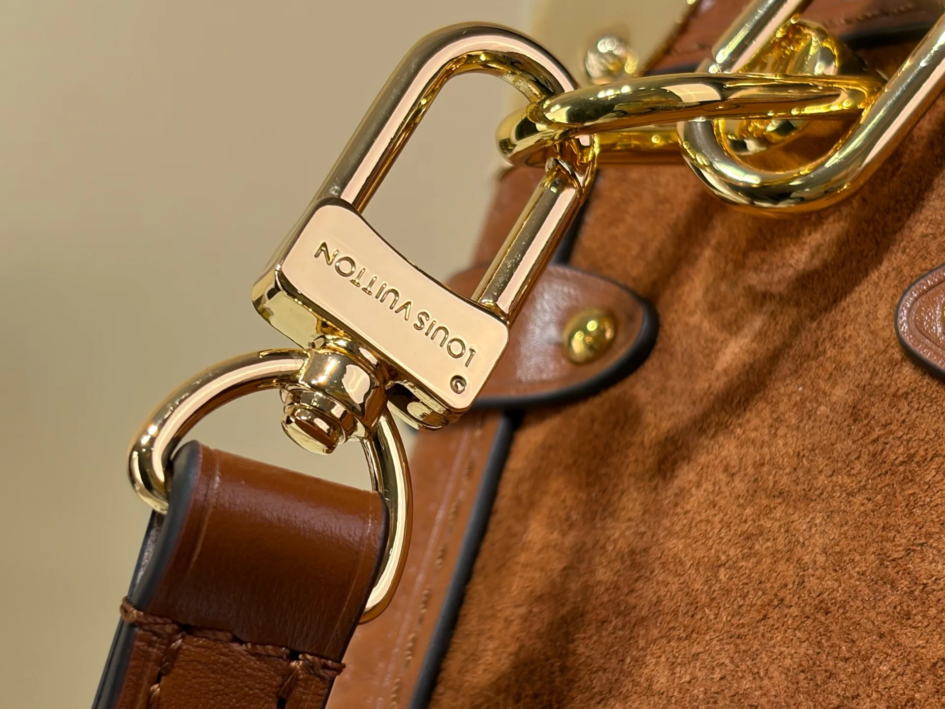 Women's Classic Handbags LOUIS VUITTON 18491331