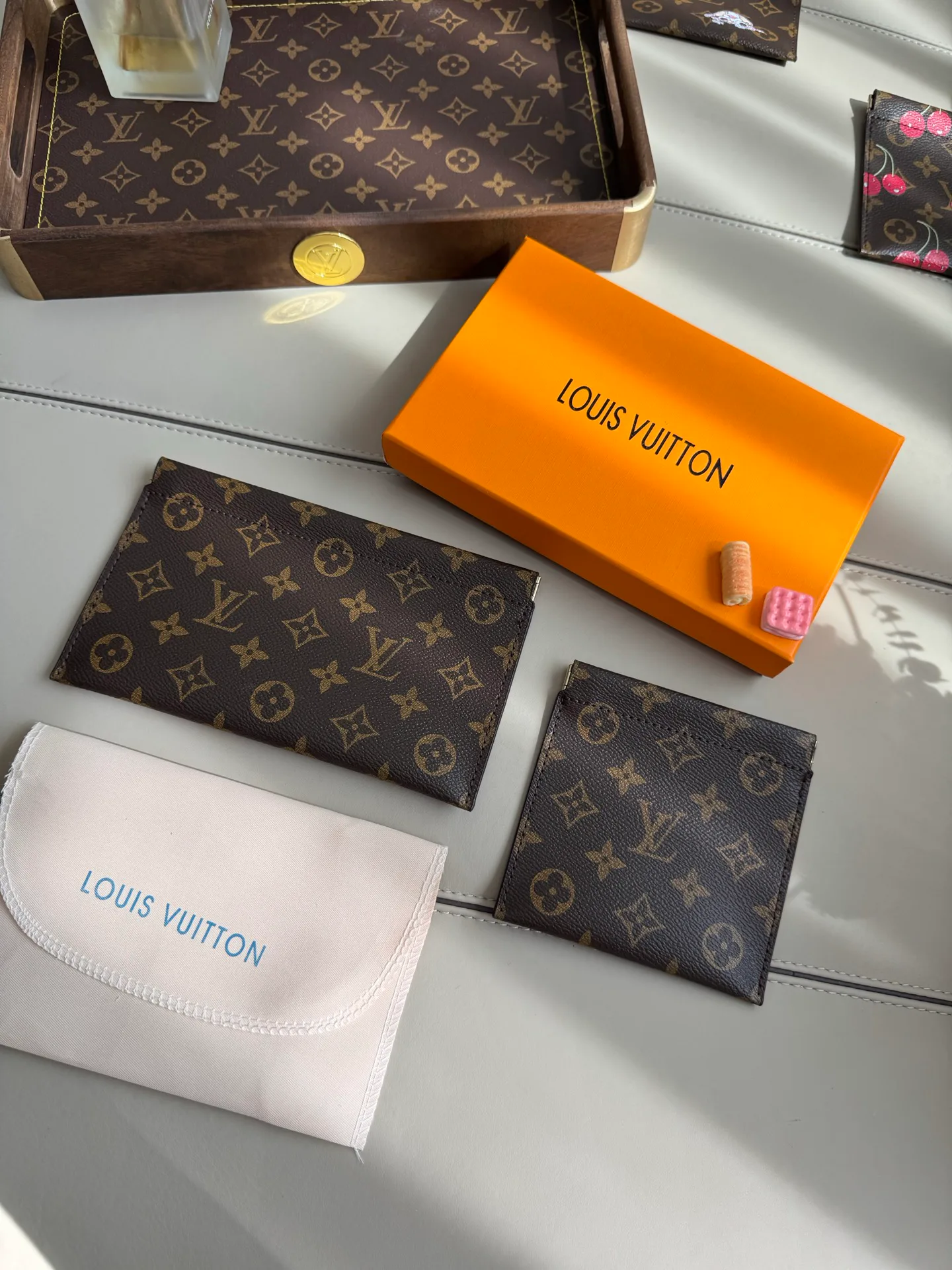 Women's Clutches LOUIS VUITTON 18429620