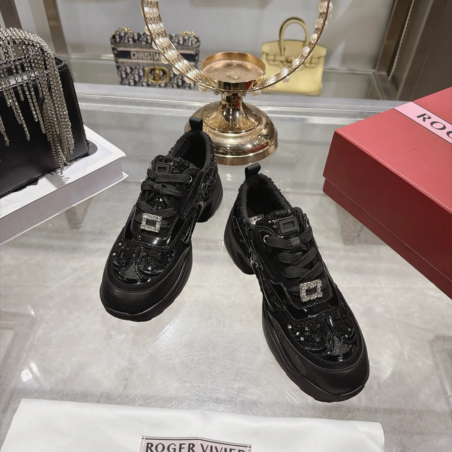 Women's Sneakers ROGER VIVIER 18366857