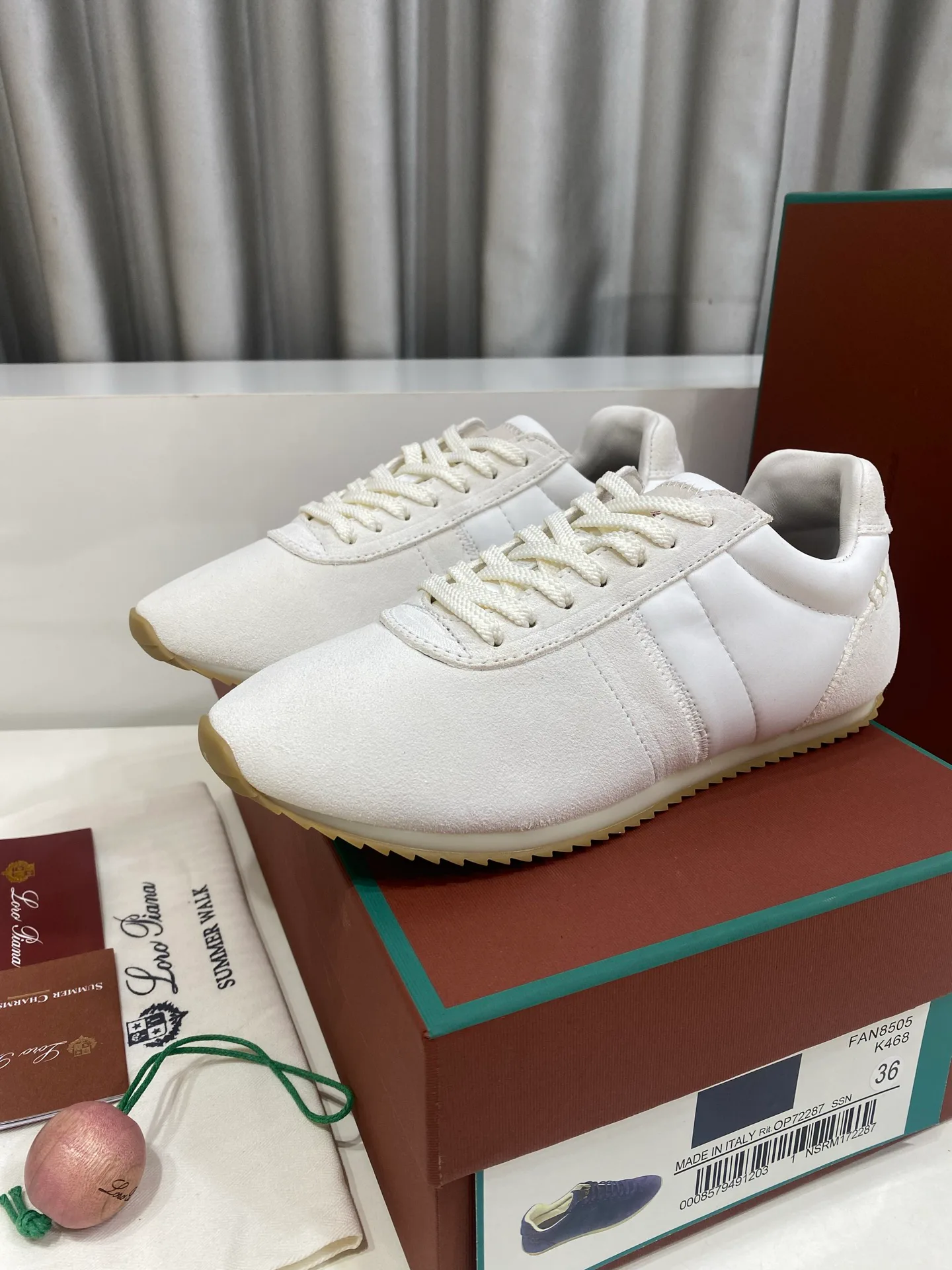Women's Sneakers LORO PIANA 17485936