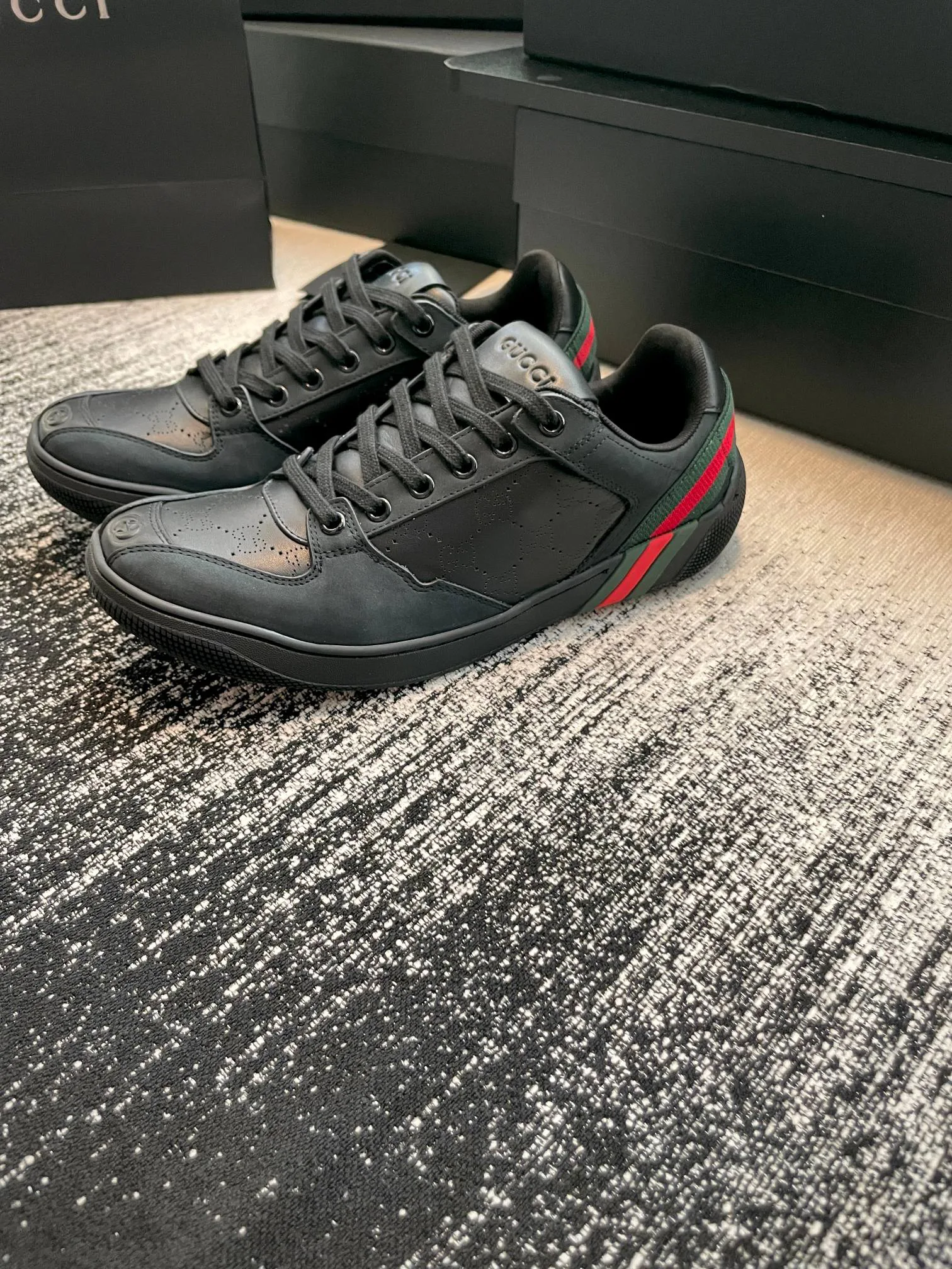 Women's Sneakers GUCCI 18447988
