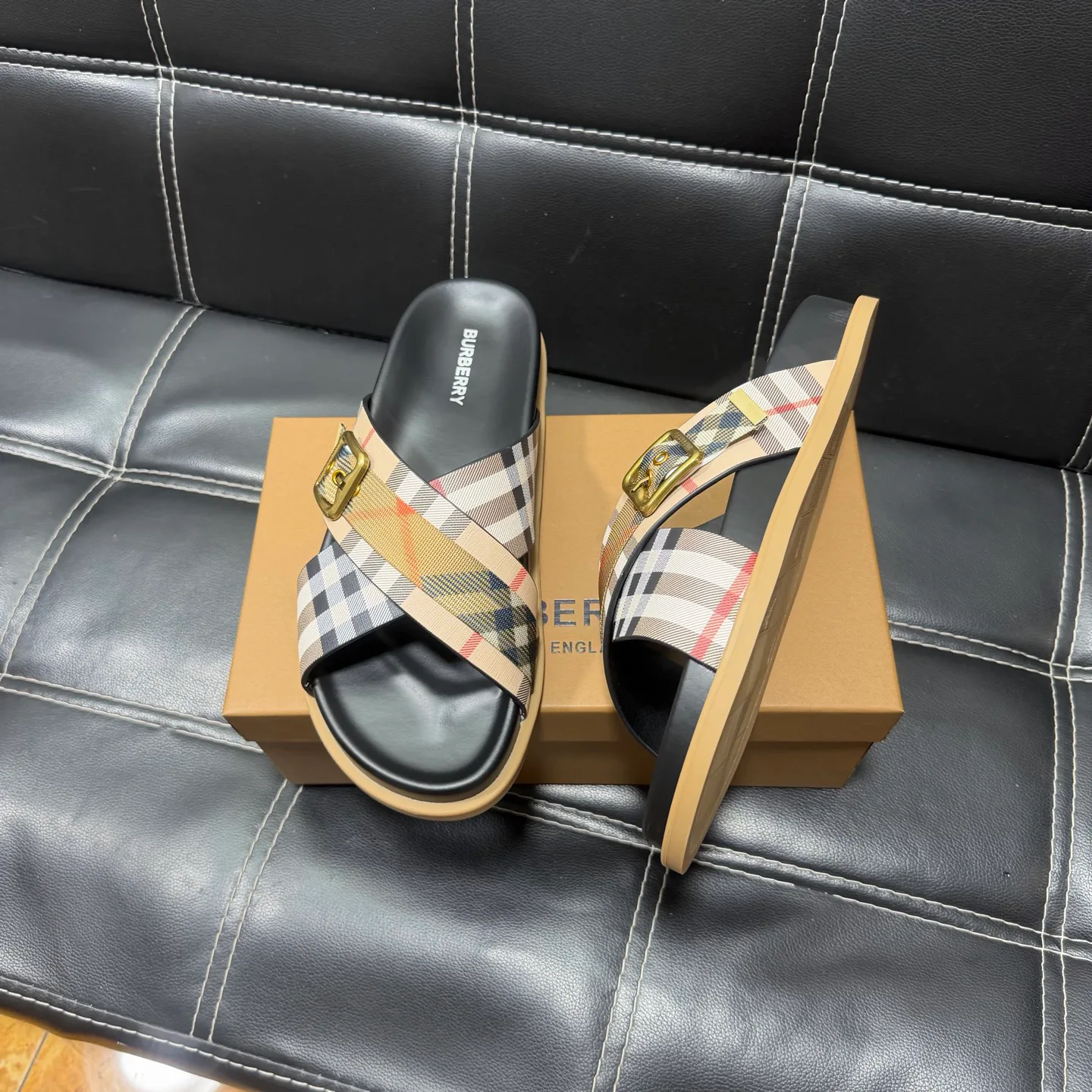 Men's Flip-Flops BURBERRY 17954967