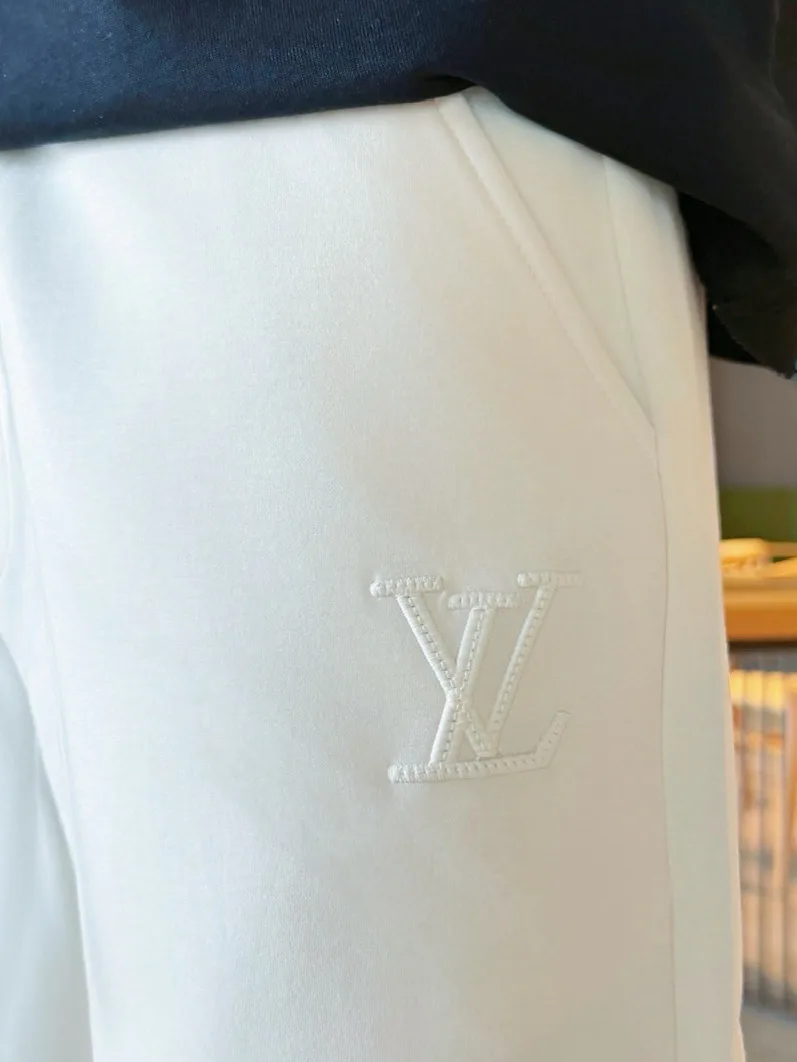 Men's Trousers LOUIS VUITTON 18345758