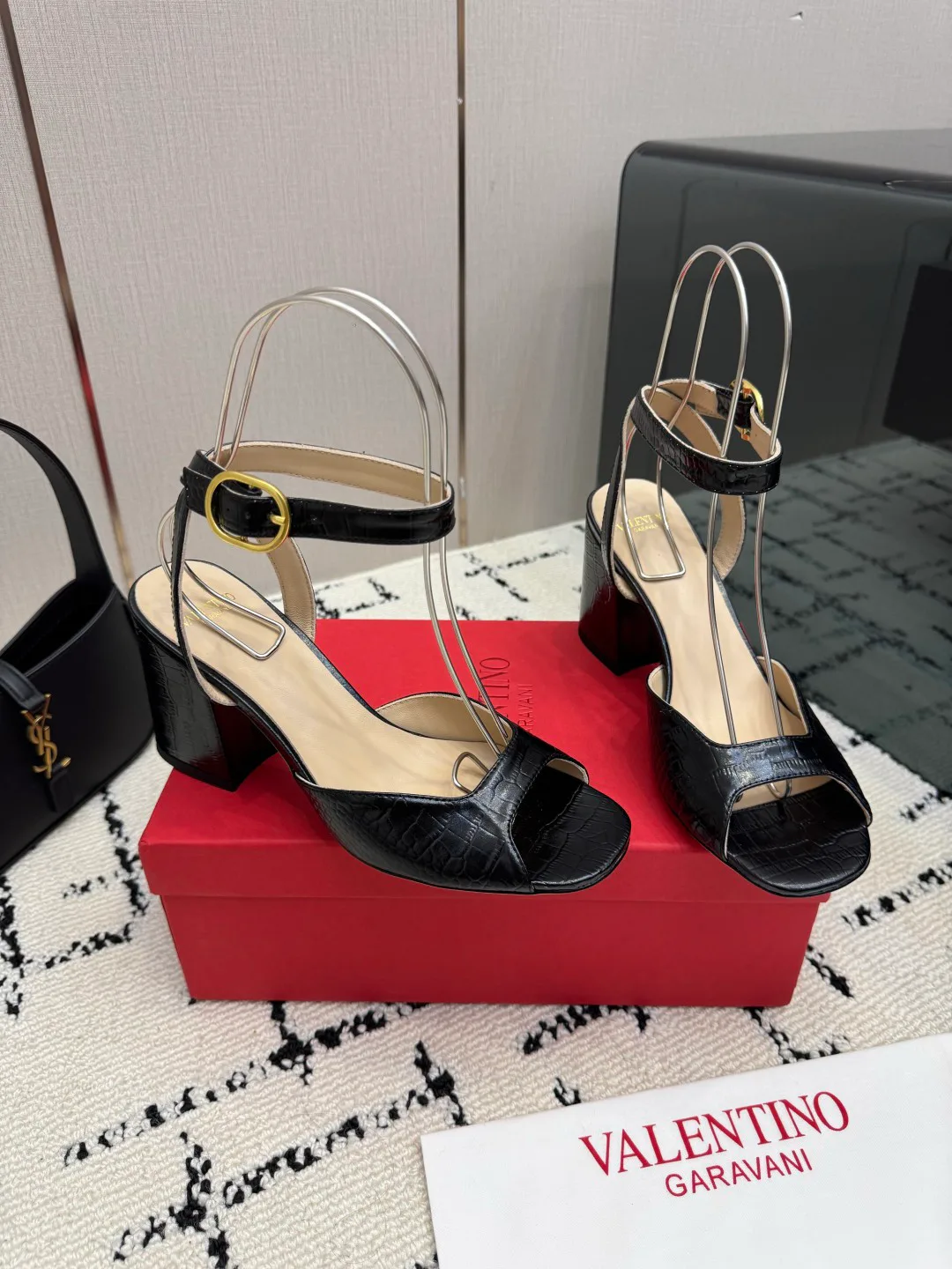 Women's Open-Toe Sandals VALENTINO 18048997