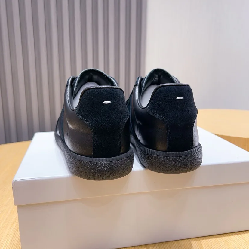 Women's Sneakers MAISON MARGIELA 17286709