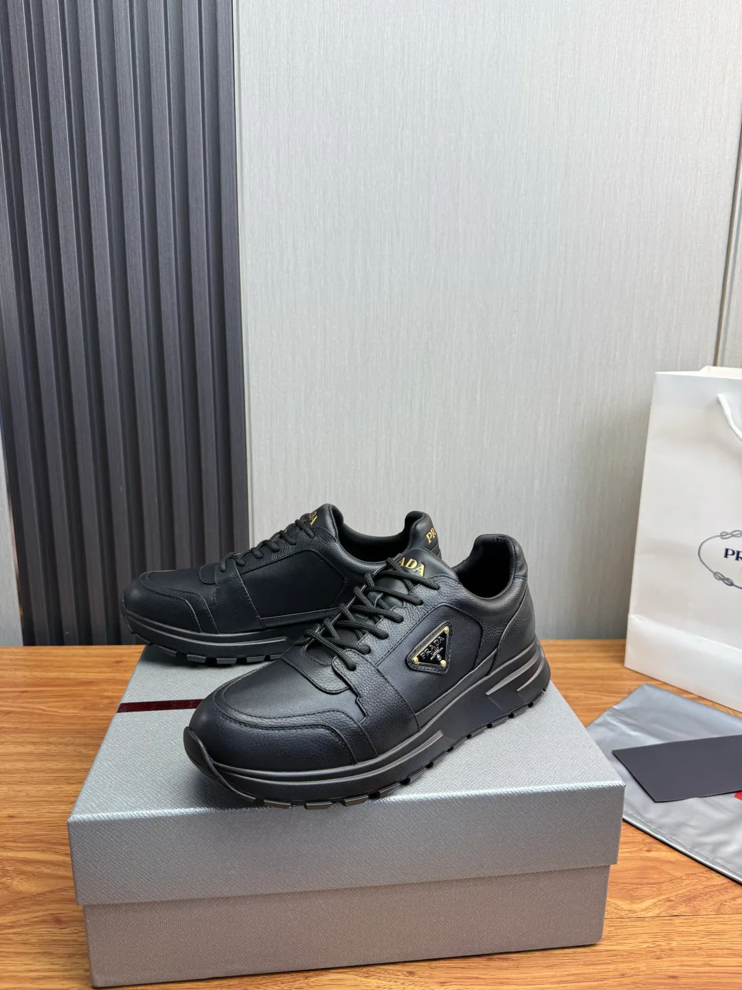 Men's Sneakers PRADA 18039813