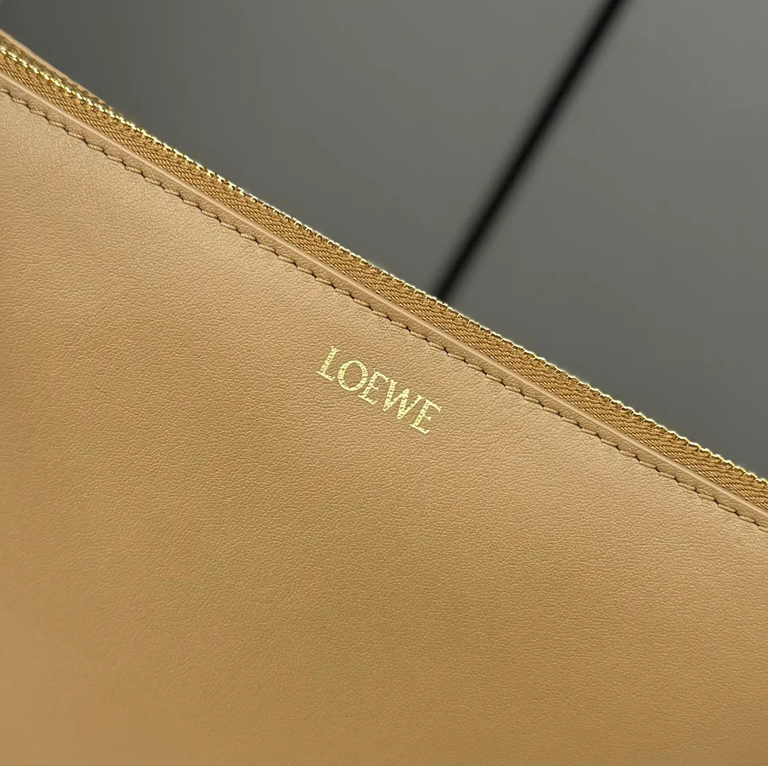 Women's Clutches LOEWE 18116464