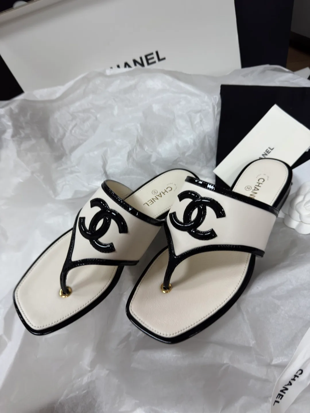 Women's Flip-Flops CHANEL 17860411