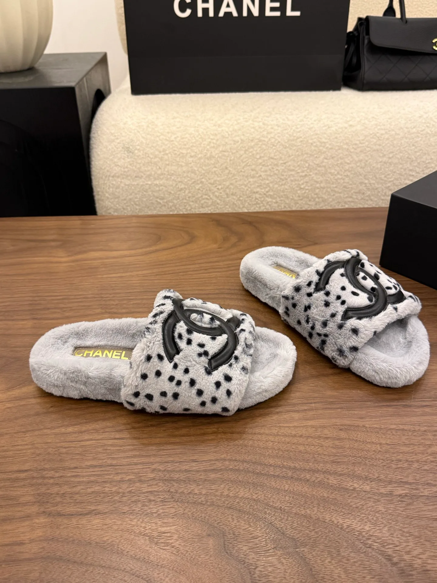 Women's Slippers CHANEL 18223618