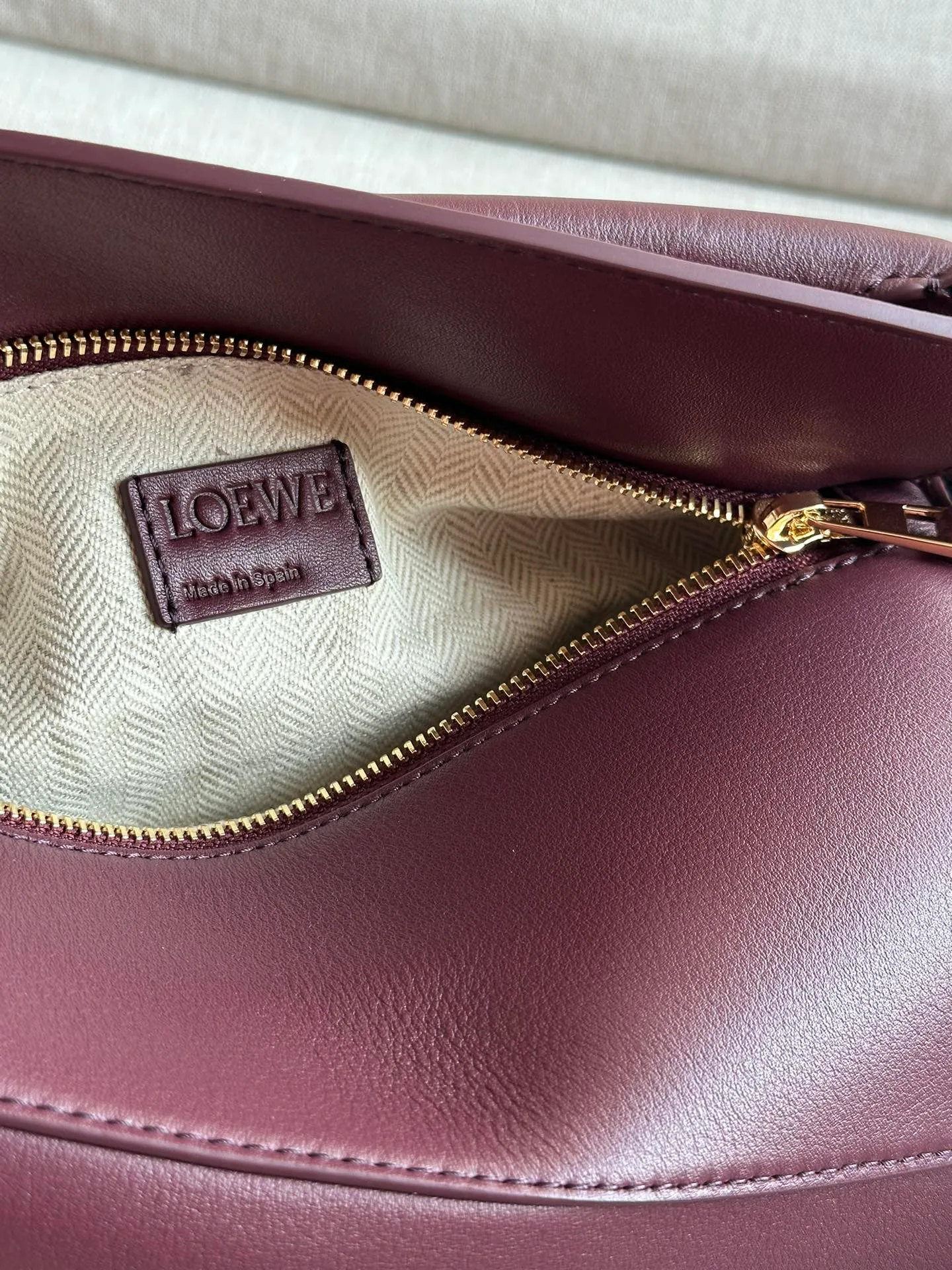 Women's Classic Handbags LOEWE 17839557