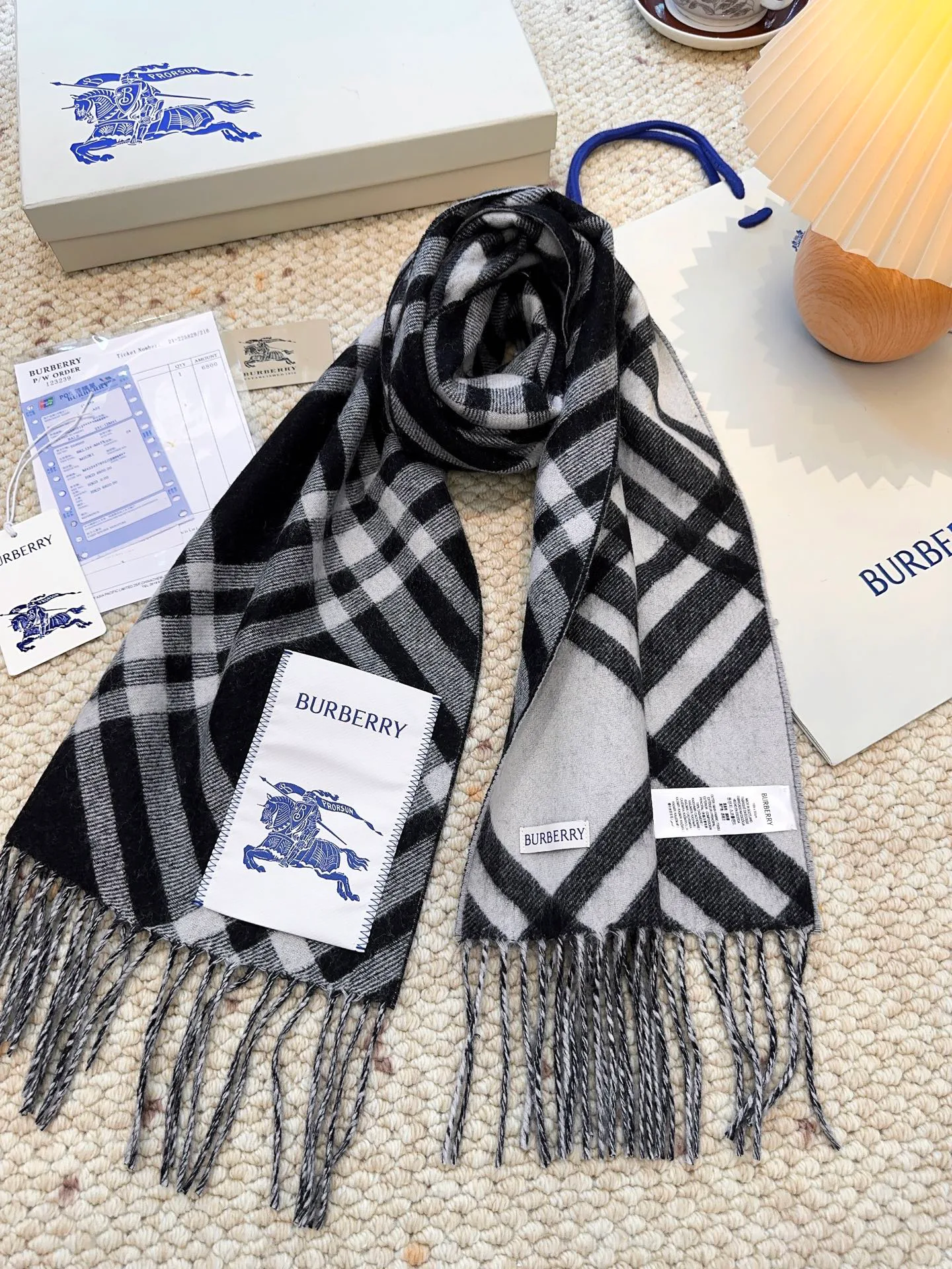 Scarves BURBERRY 18105488