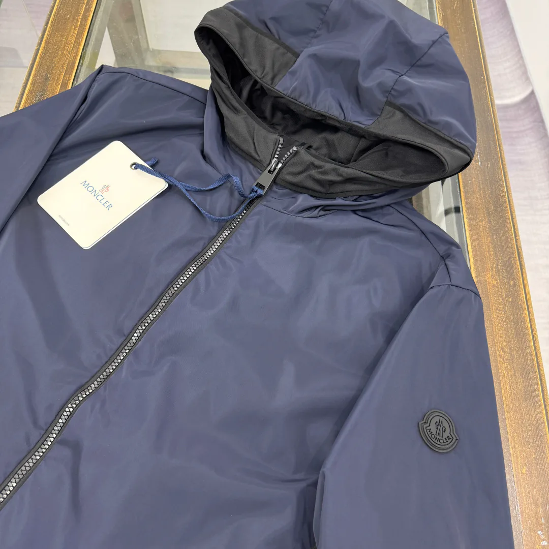 Women's Jackets And Down Jackets MONCLER 18002121