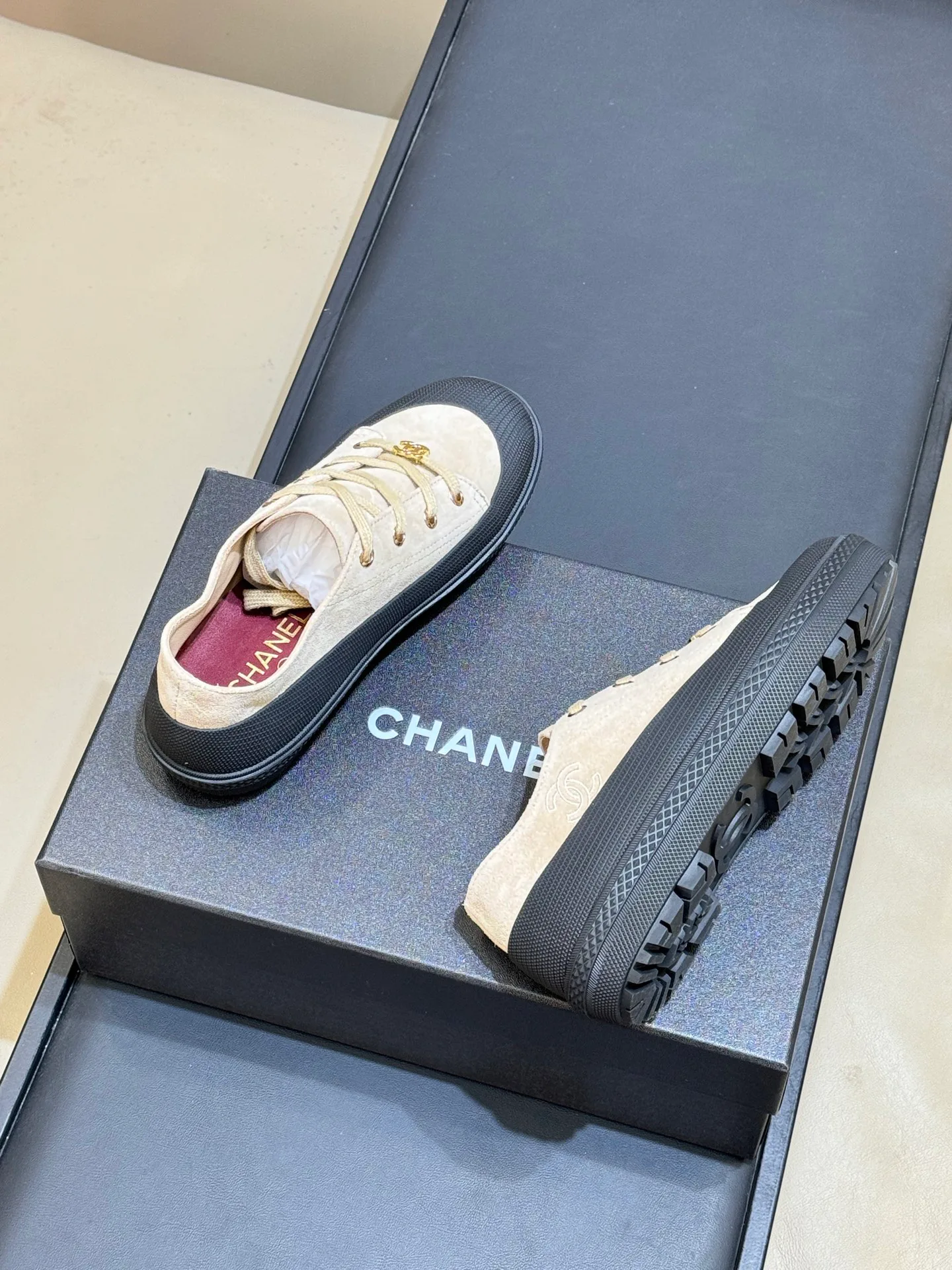Women's Sneakers CHANEL 18072997