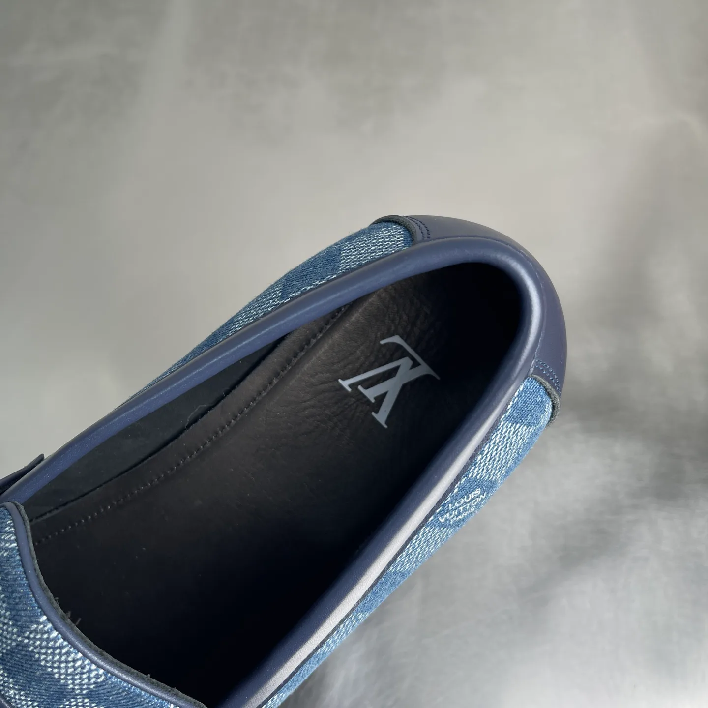 Men's Loafers And Dress Shoes LOUIS VUITTON 18519397