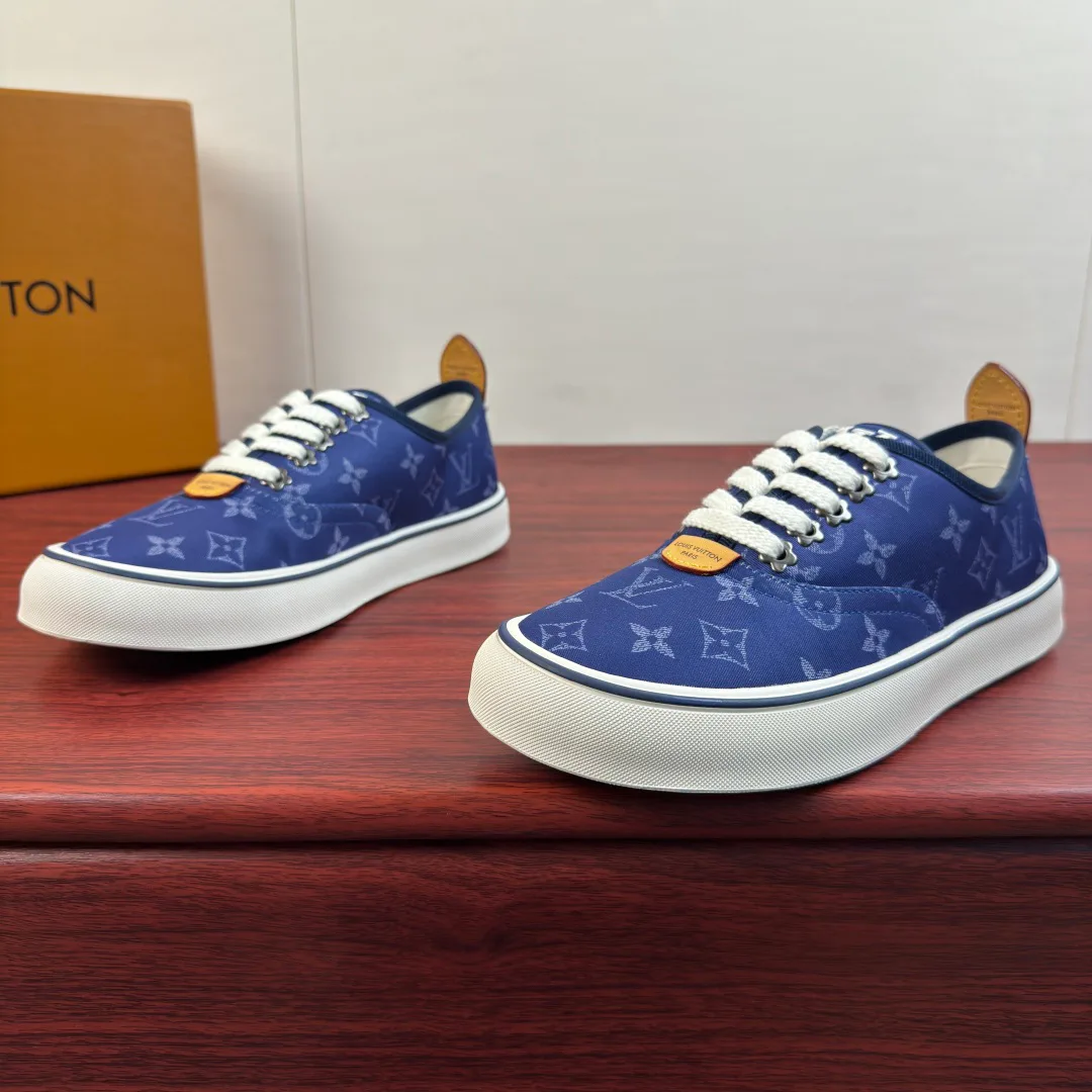 Men's Sneakers LOUIS VUITTON 18100534