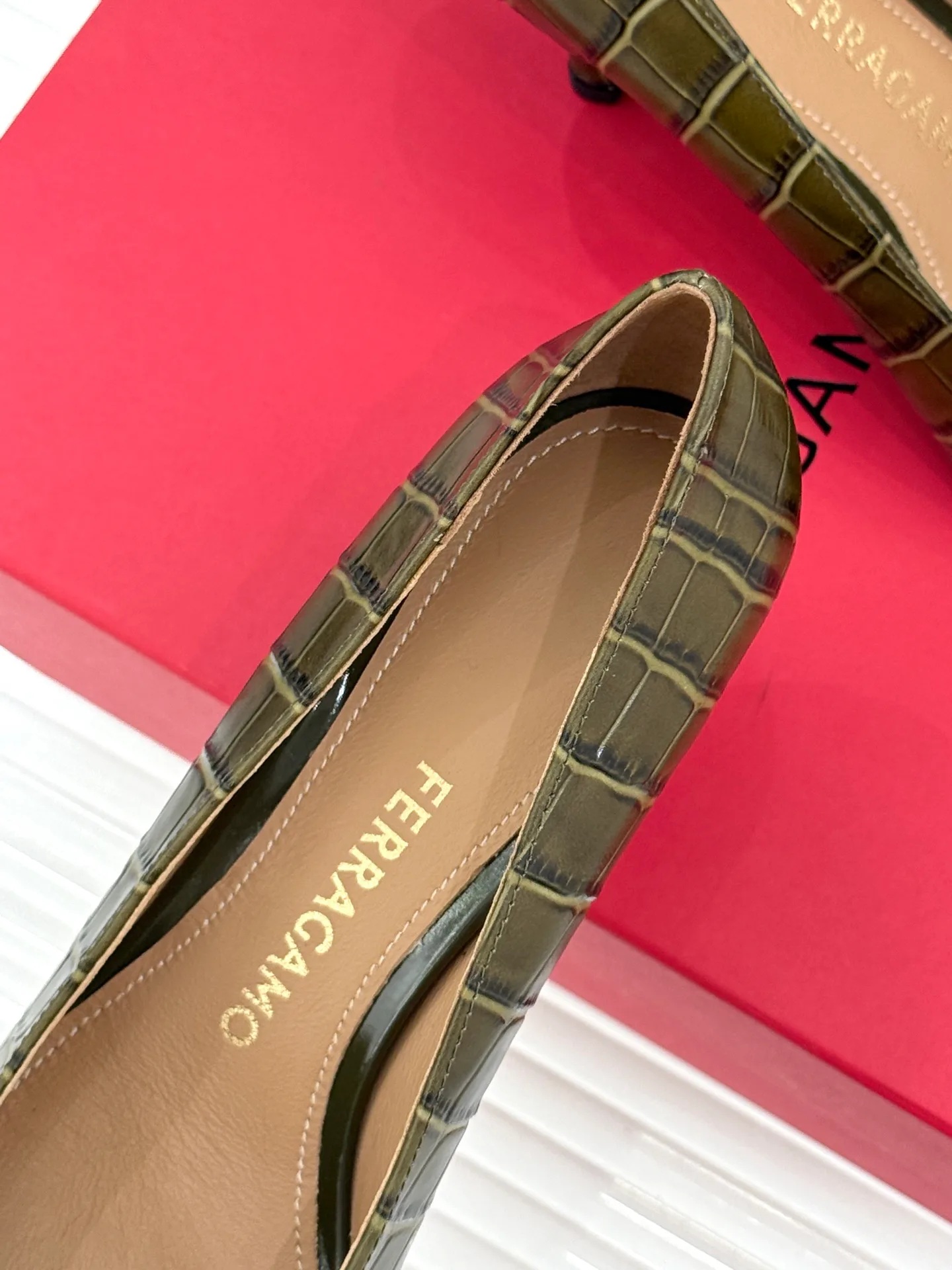 Women's Heels SALVATORE FERRAGAMO 18104108