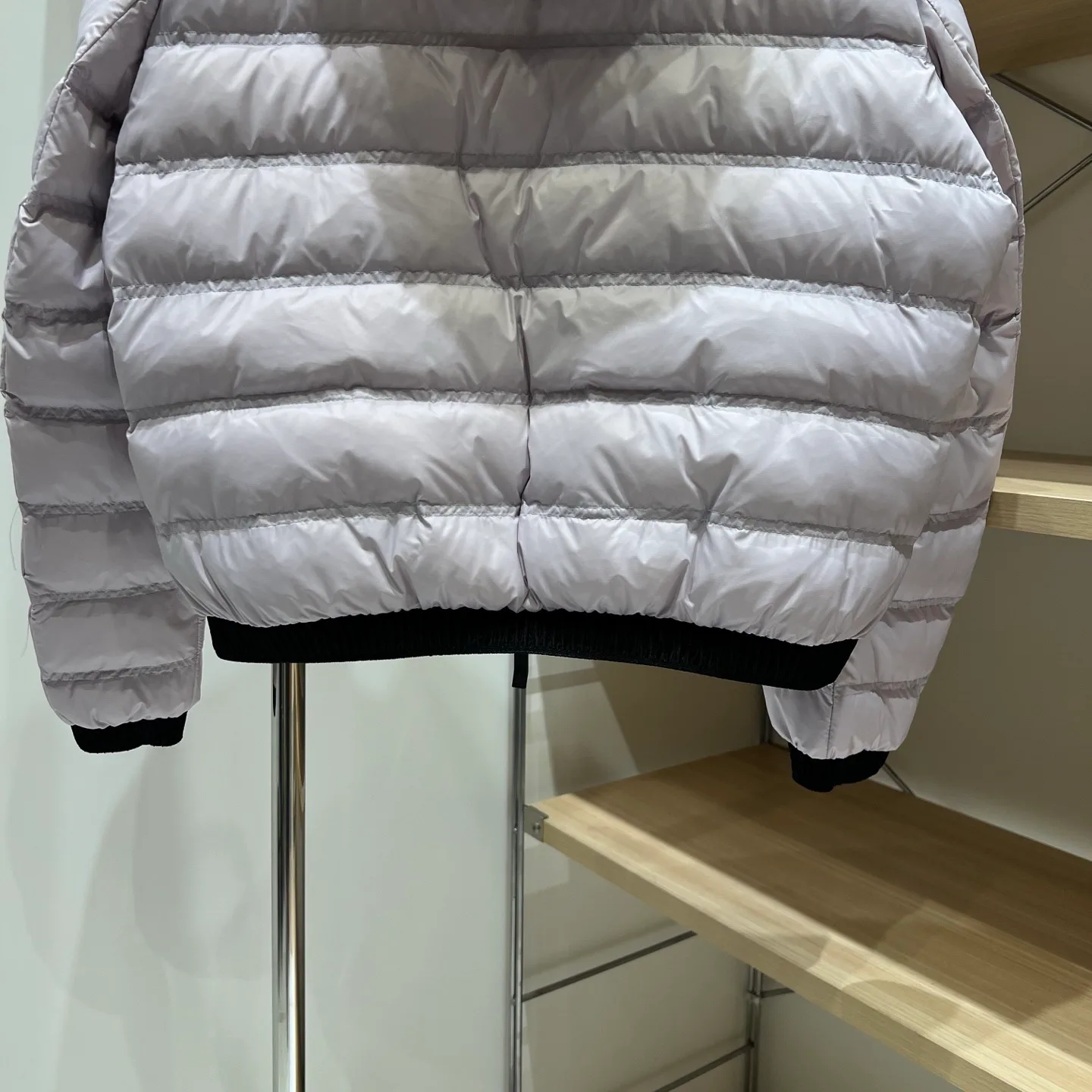 Women's Jackets And Down Jackets MONCLER 18001761