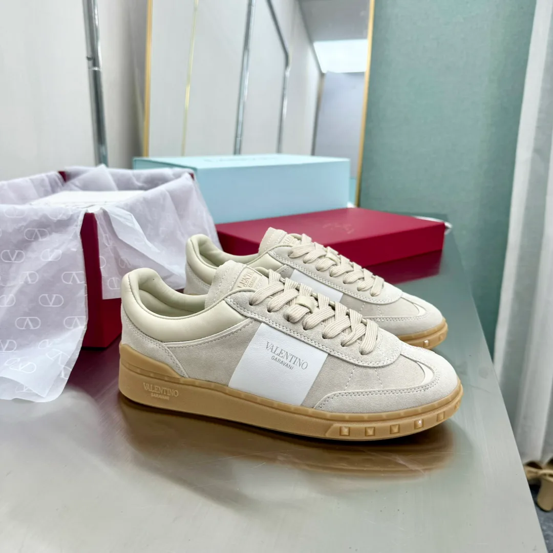 Women's Sneakers VALENTINO 17955034