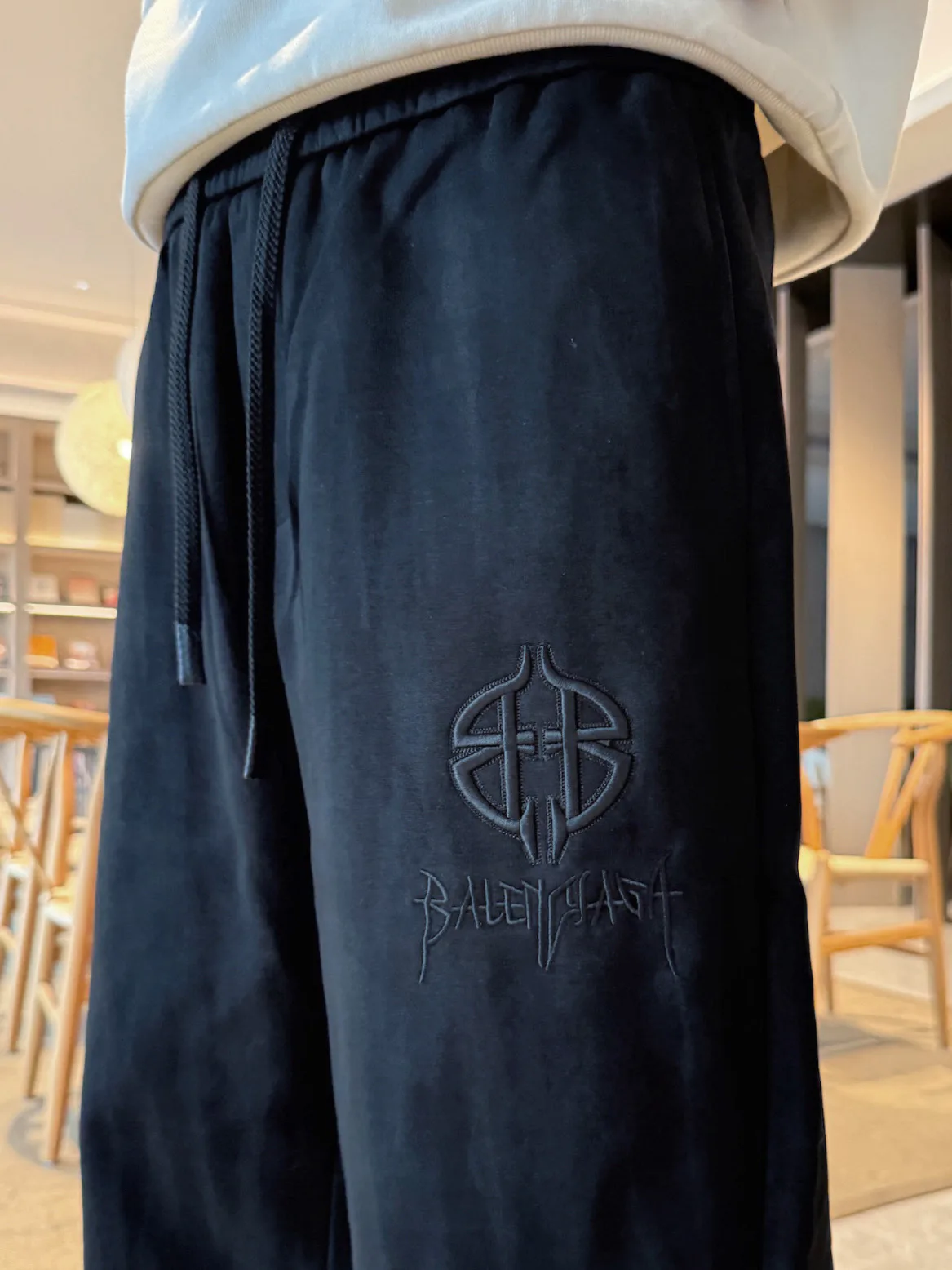 Men's Trousers BALENCIAGA 18345806