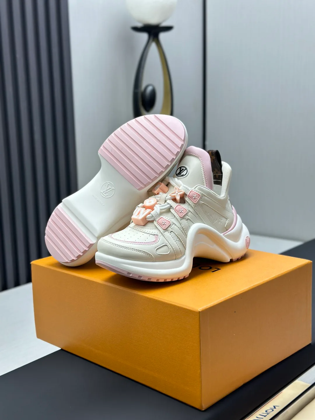 Women's Sneakers LOUIS VUITTON 18211999