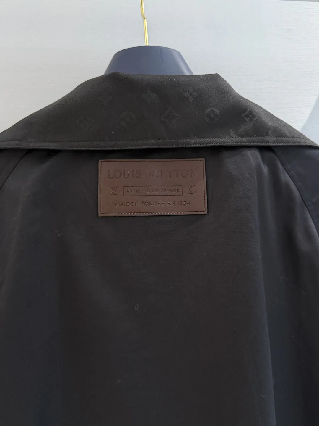 Women's Trench Coats LOUIS VUITTON 18049798