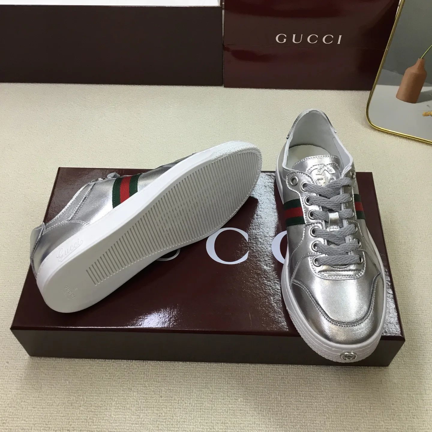 Women's Sneakers GUCCI 16893685