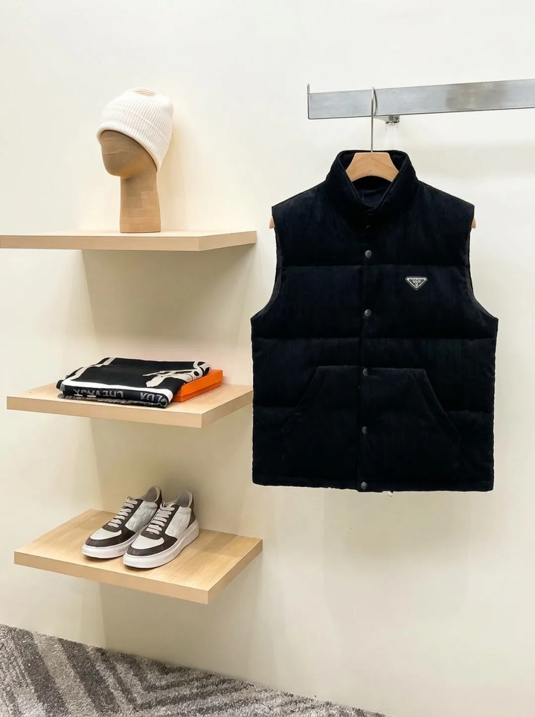Жилеты Мужские Prada 18596638