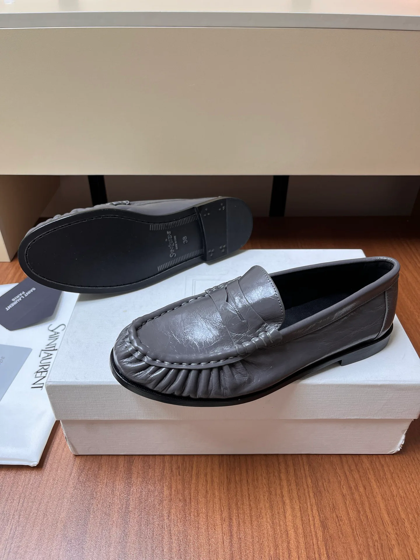 Women's Loafers And Moccasins SAINT LAURENT 18037874