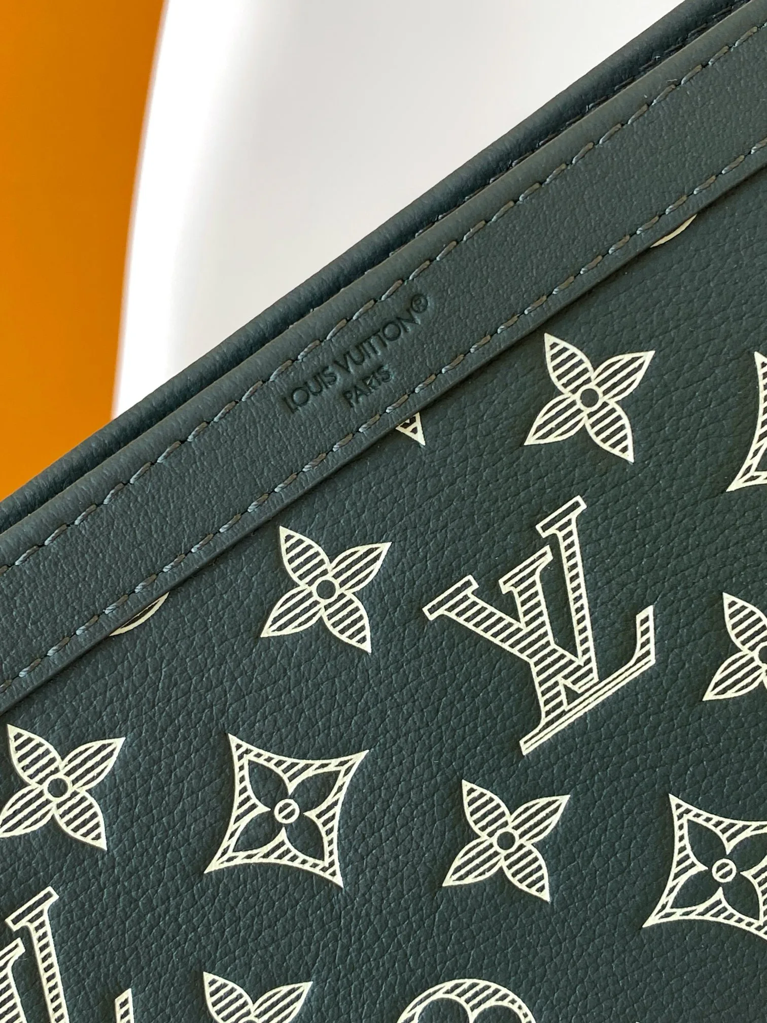 Women's Shoulder Bags LOUIS VUITTON 17904110