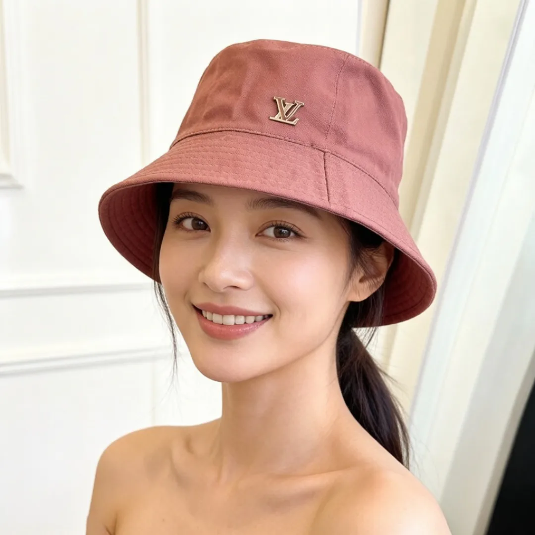Hats LOUIS VUITTON 17467705