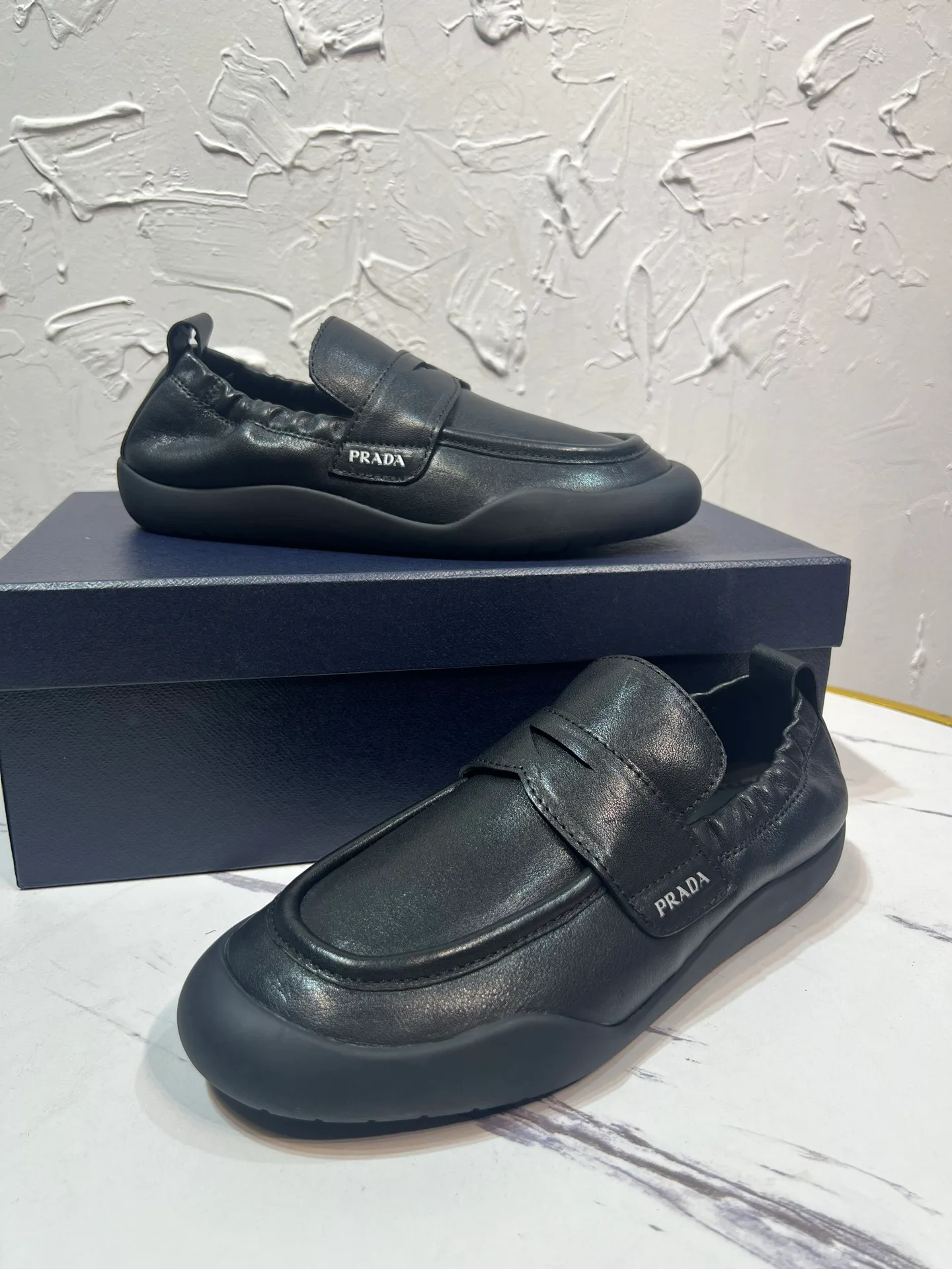 Men's Loafers And Dress Shoes PRADA 19570722