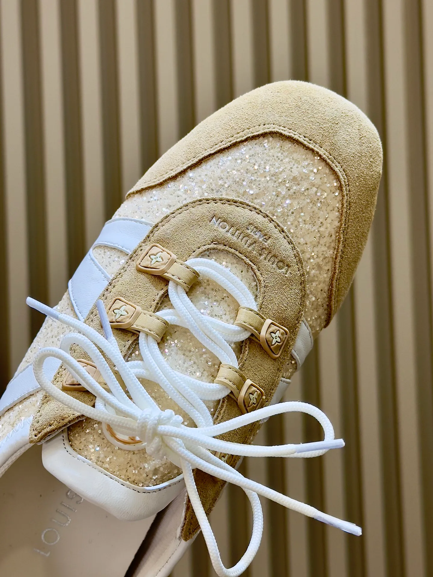 Women's Sneakers LOUIS VUITTON 17480201