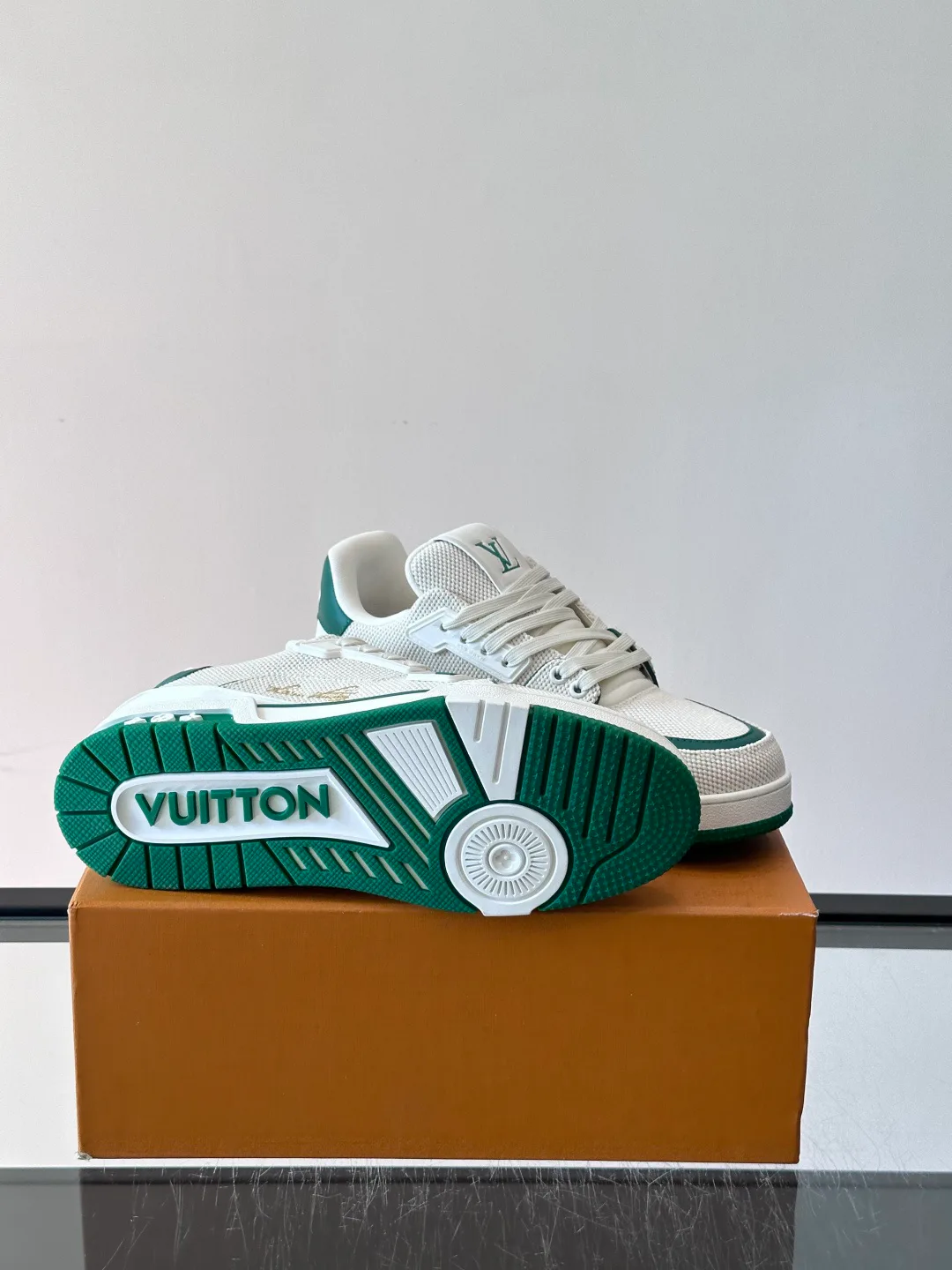 Men's Sneakers LOUIS VUITTON 17514614
