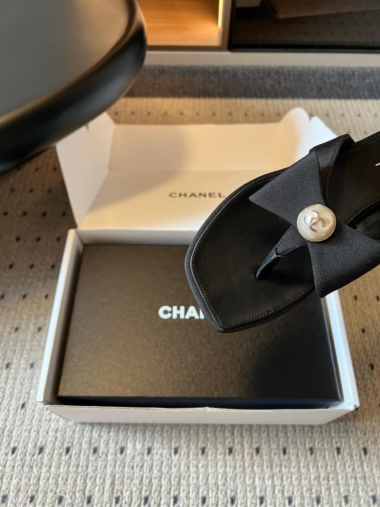 Women's Flip-Flops CHANEL 17419372