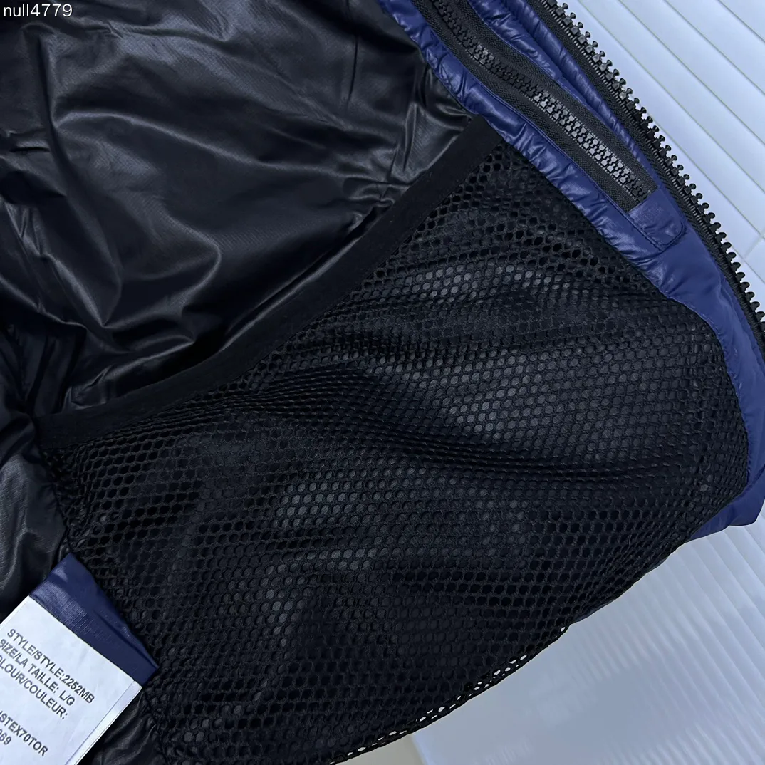 Women's Jackets And Down Jackets CANADA GOOSE 17880383