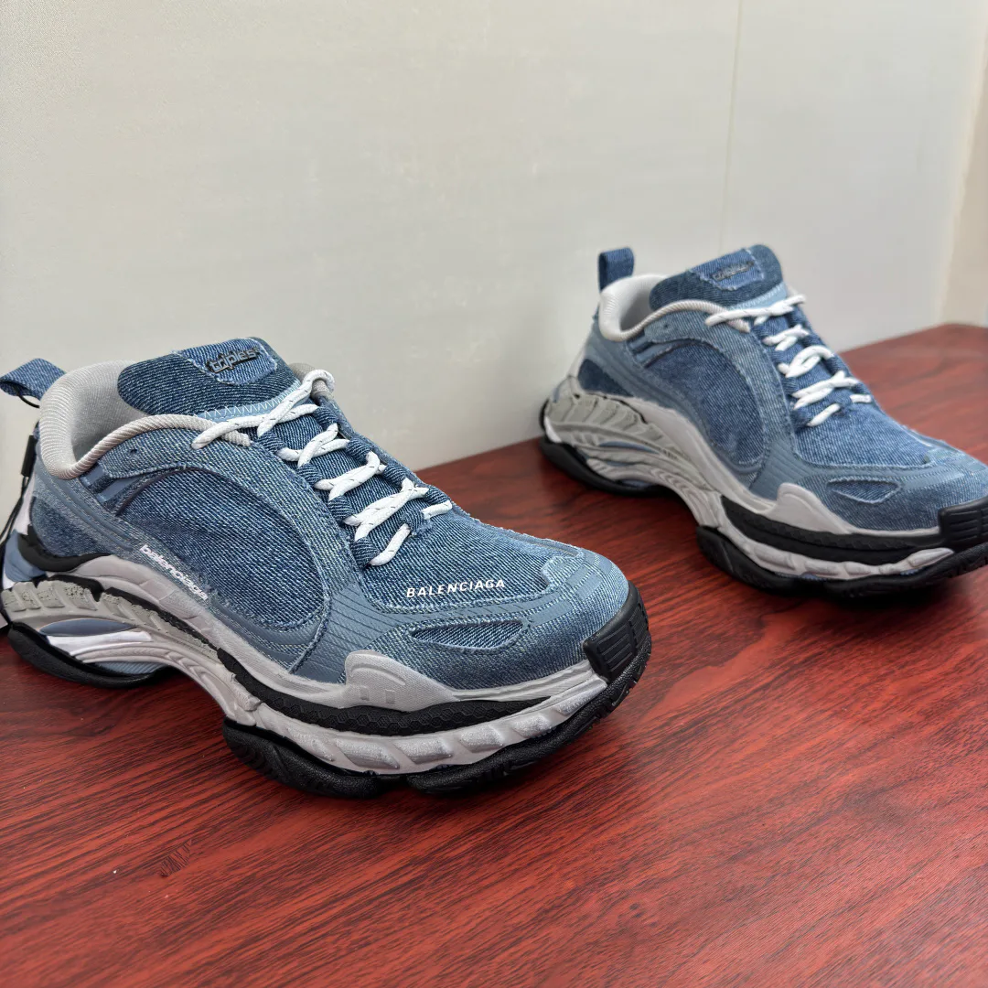 Women's Sneakers BALENCIAGA 18230795