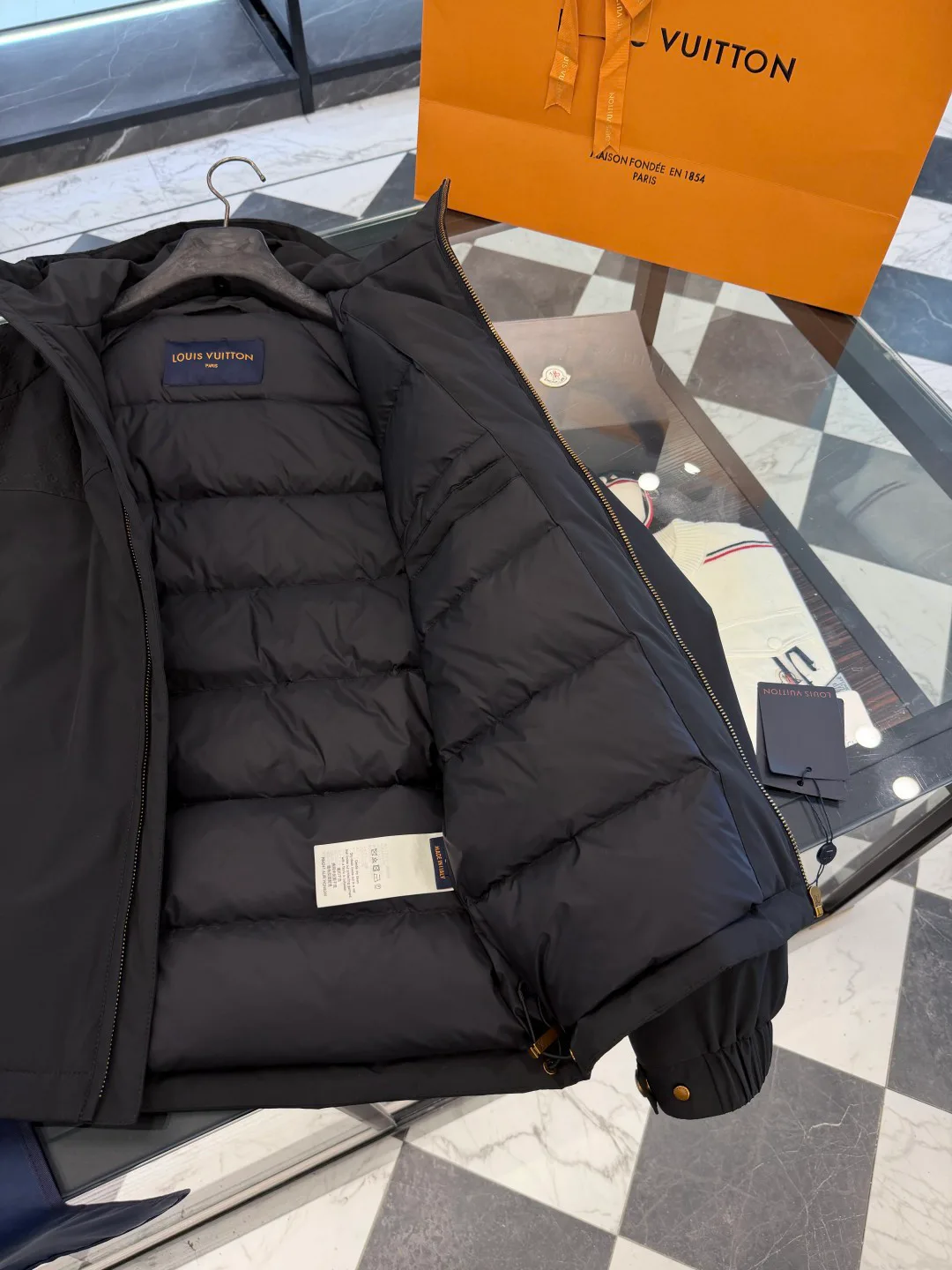 Women's Jackets And Down Jackets LOUIS VUITTON 18007716