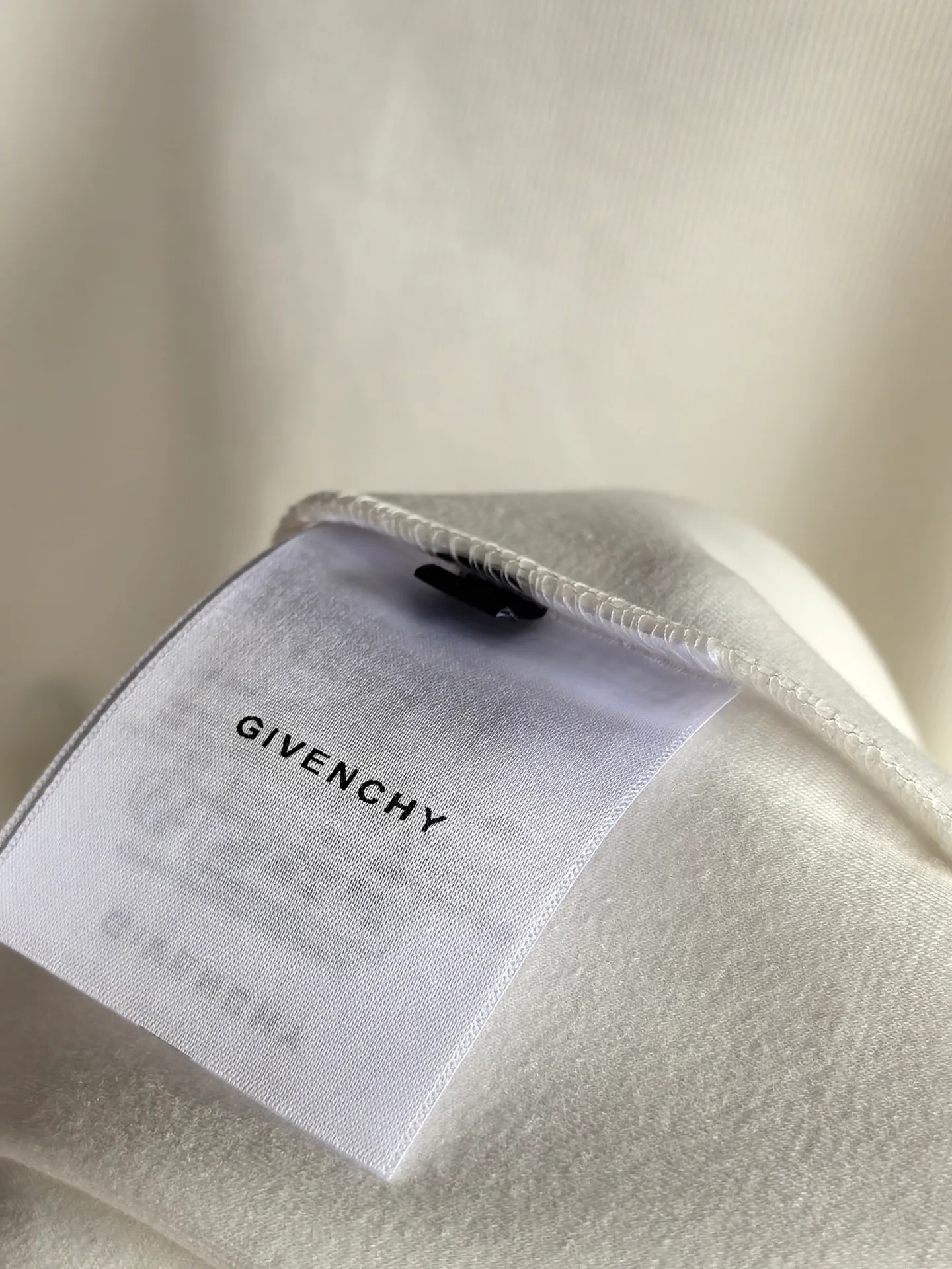Men's Sweatshirts And Hoodies GIVENCHY 17944211