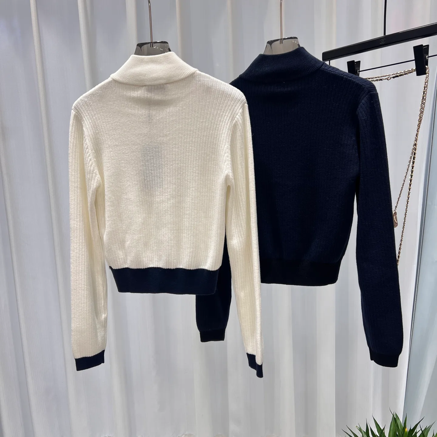 Women's Jumpers And Sweaters SAINT LAURENT 17889005
