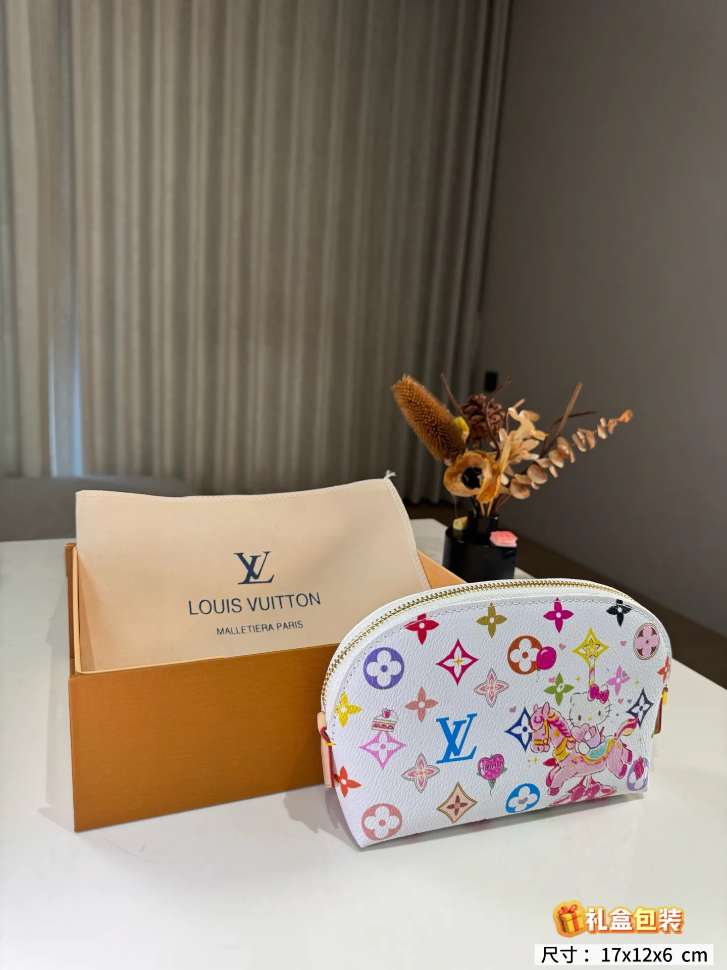 Women's Clutches LOUIS VUITTON 18013765