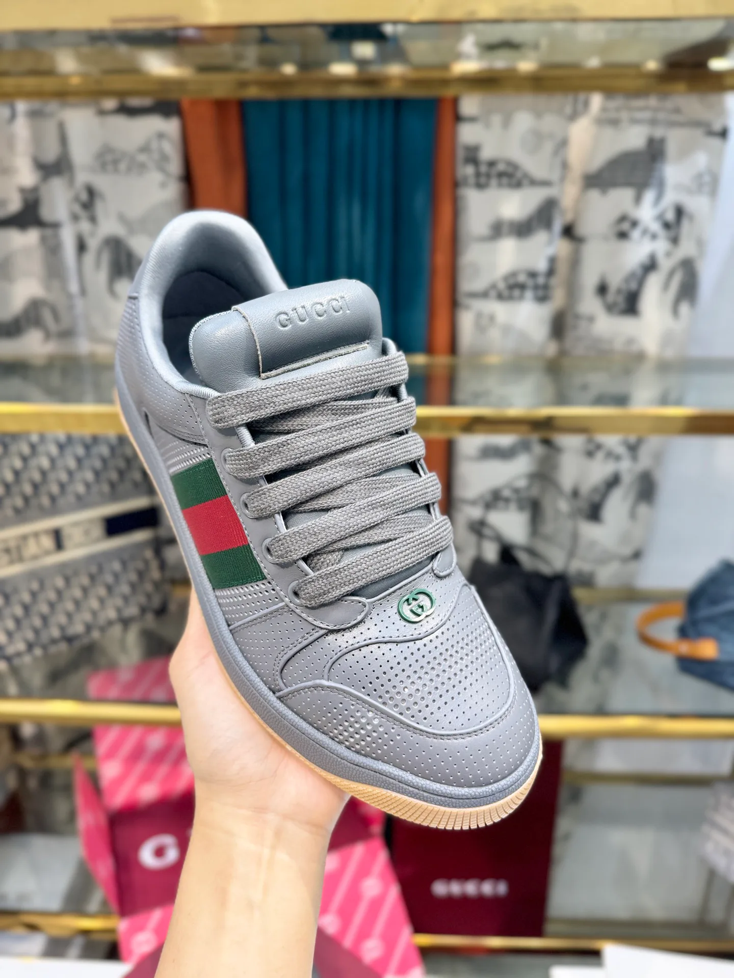 Women's Sneakers GUCCI 17946879